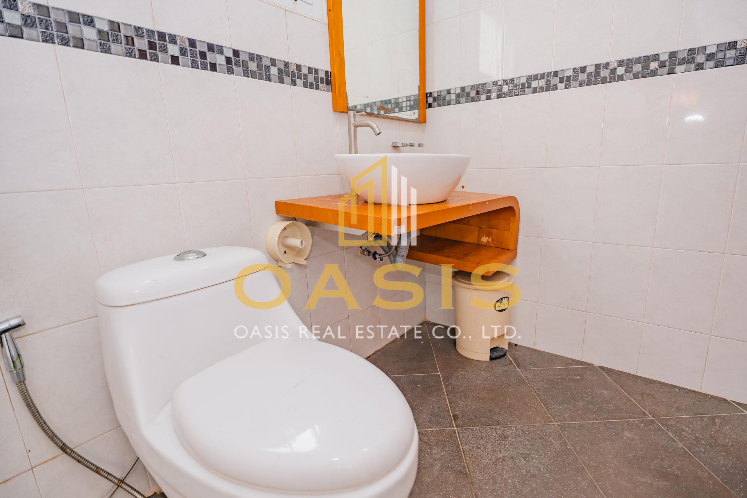 A Rare Opportunity for Investors or Pool Villa Professionals For Sale