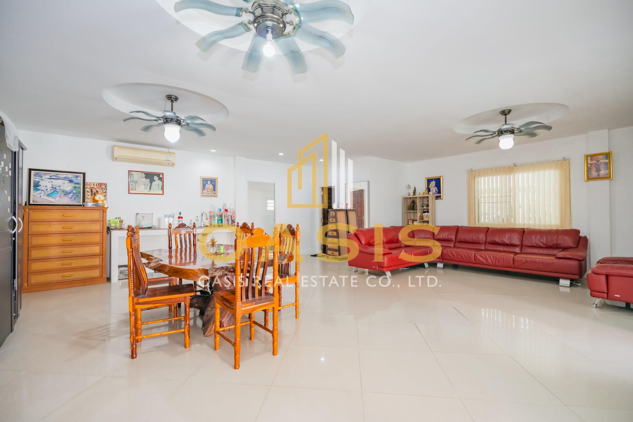 A Rare Opportunity for Investors or Pool Villa Professionals For Sale