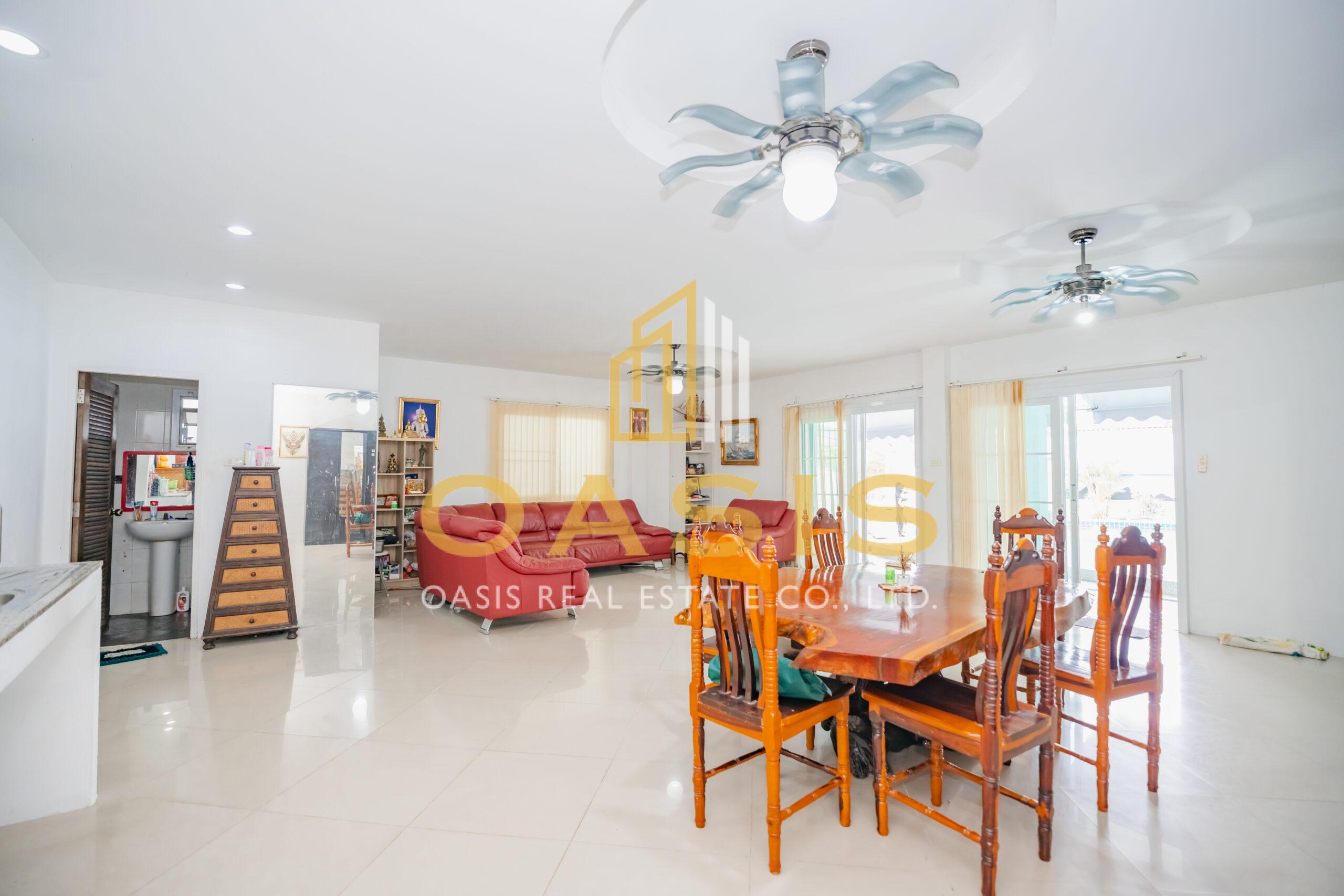 A Rare Opportunity for Investors or Pool Villa Professionals For Sale