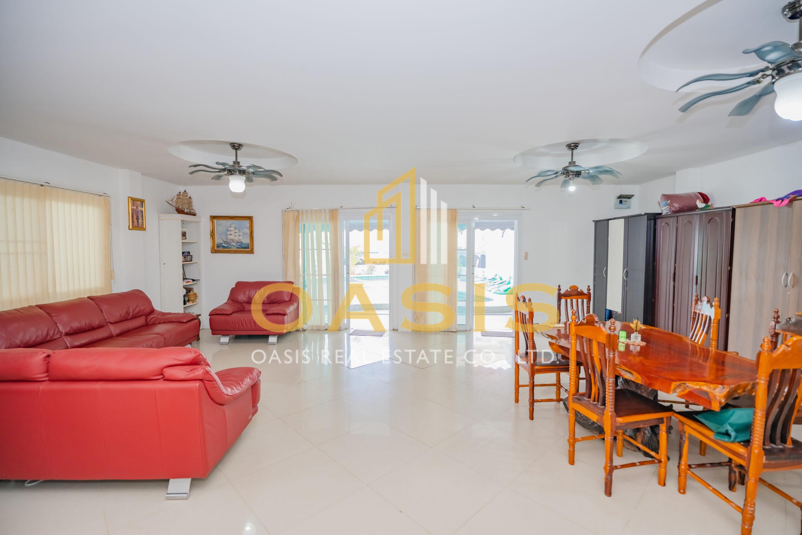 A Rare Opportunity for Investors or Pool Villa Professionals For Sale