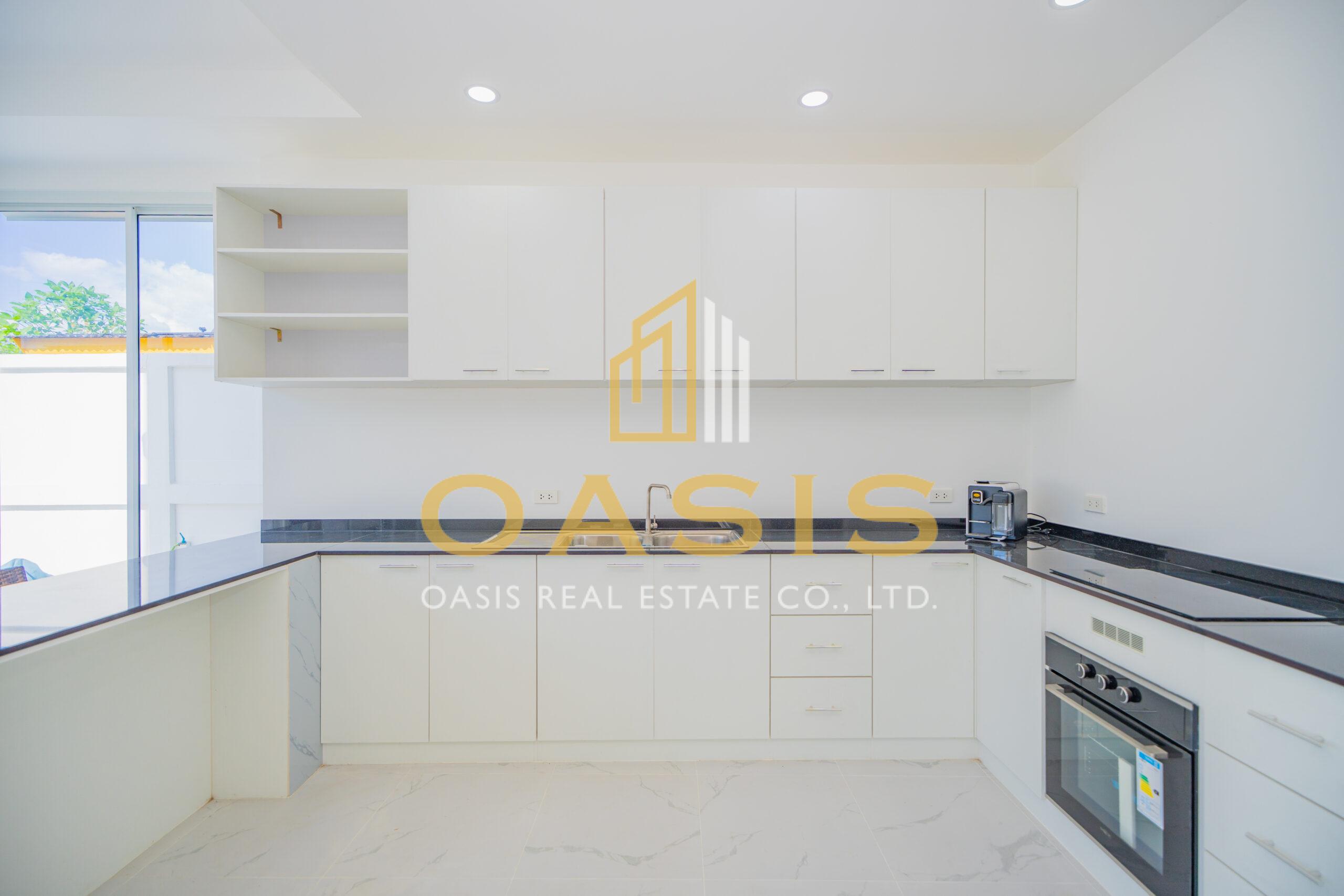 Newly built pool villa for sale In Bangsaray