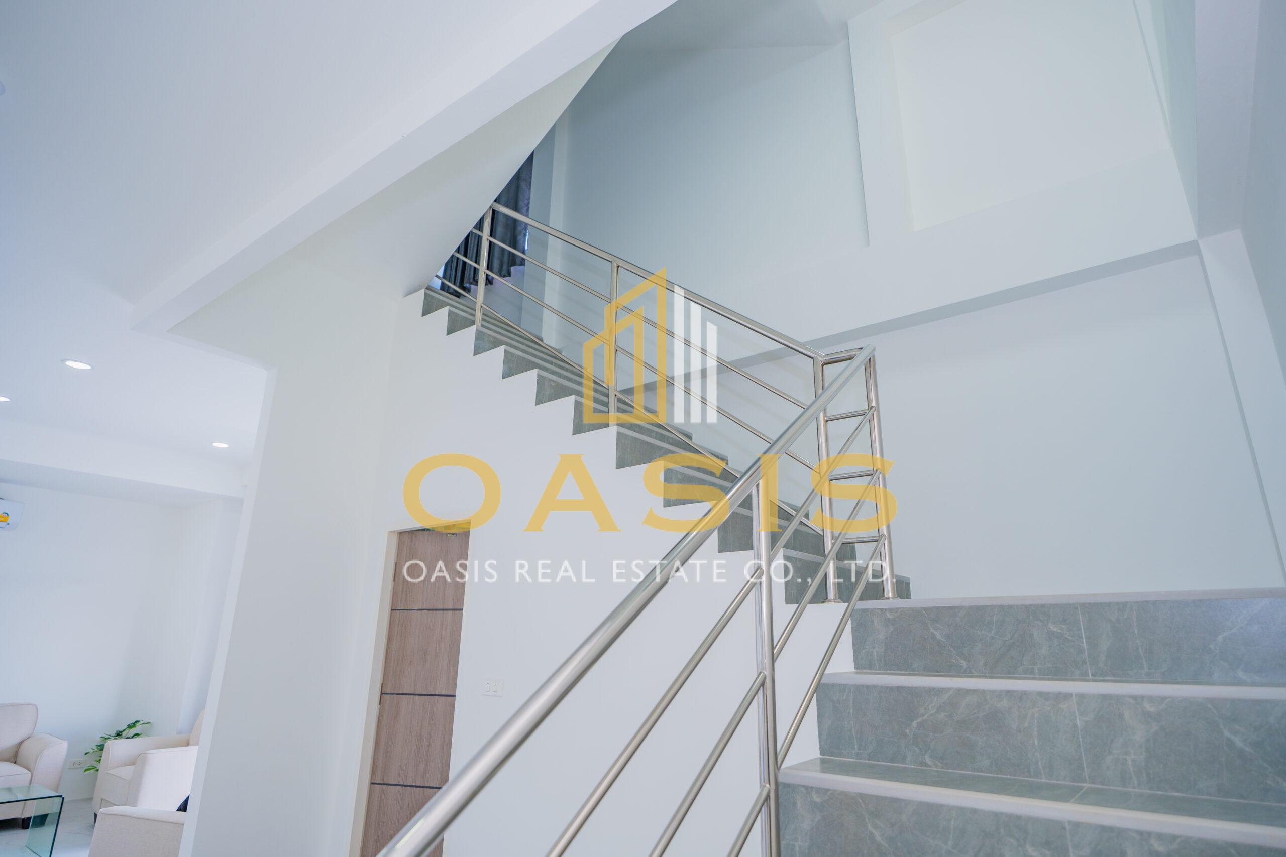 Newly built pool villa for sale In Bangsaray