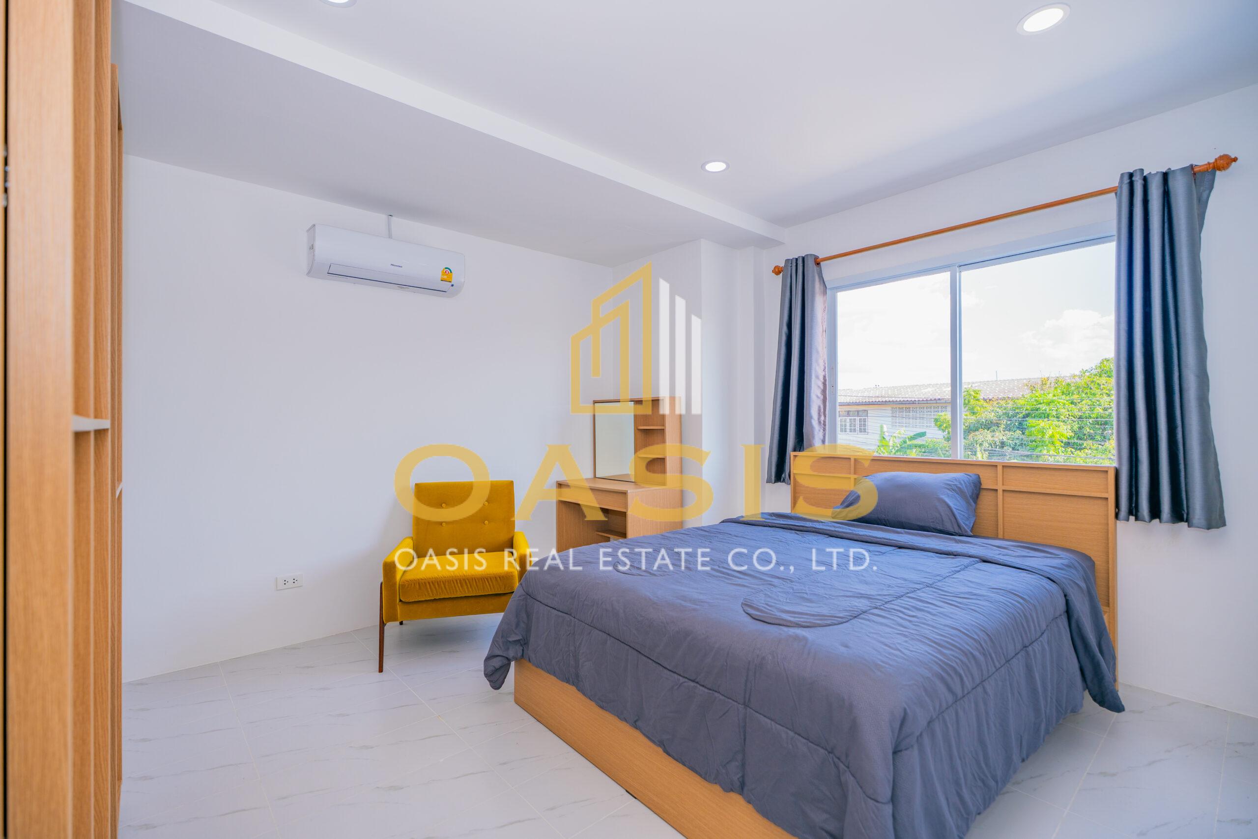 Newly built pool villa for sale In Bangsaray