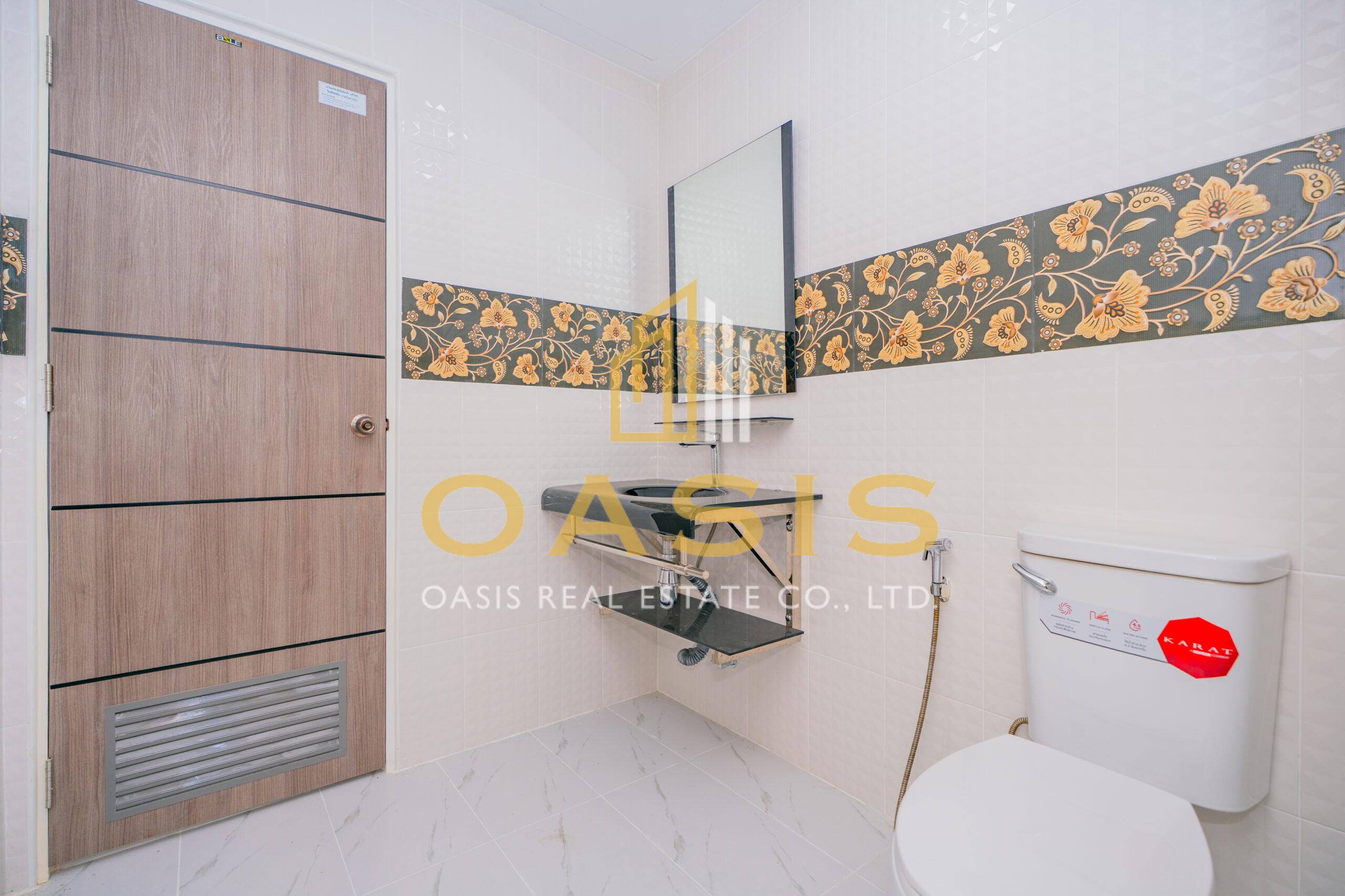 Newly built pool villa for sale In Bangsaray