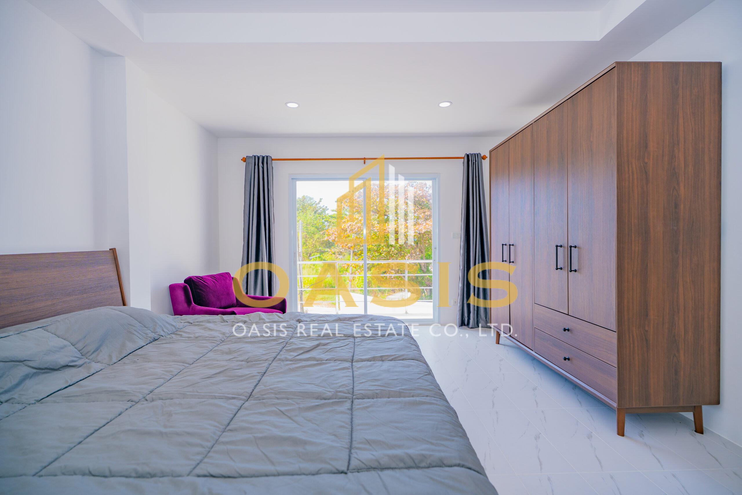 Newly built pool villa for sale In Bangsaray