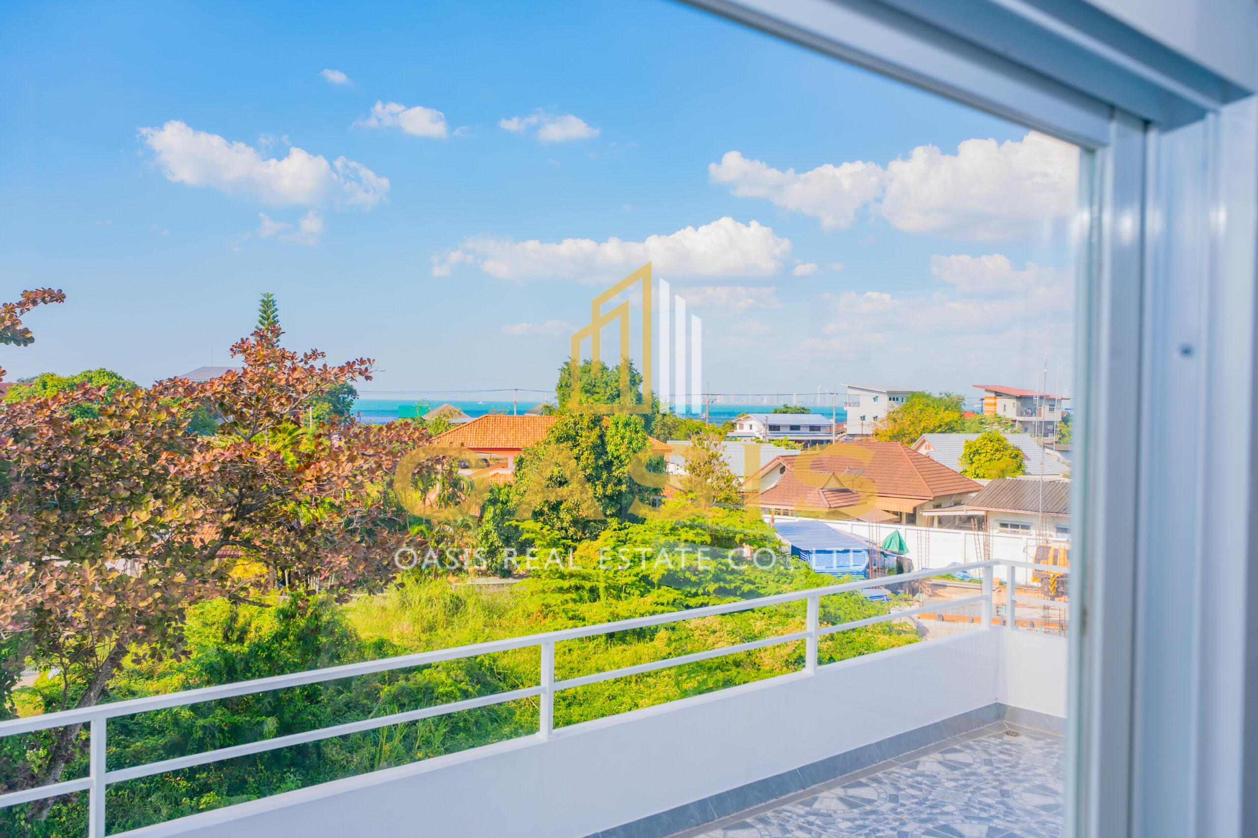 Newly built pool villa for sale In Bangsaray
