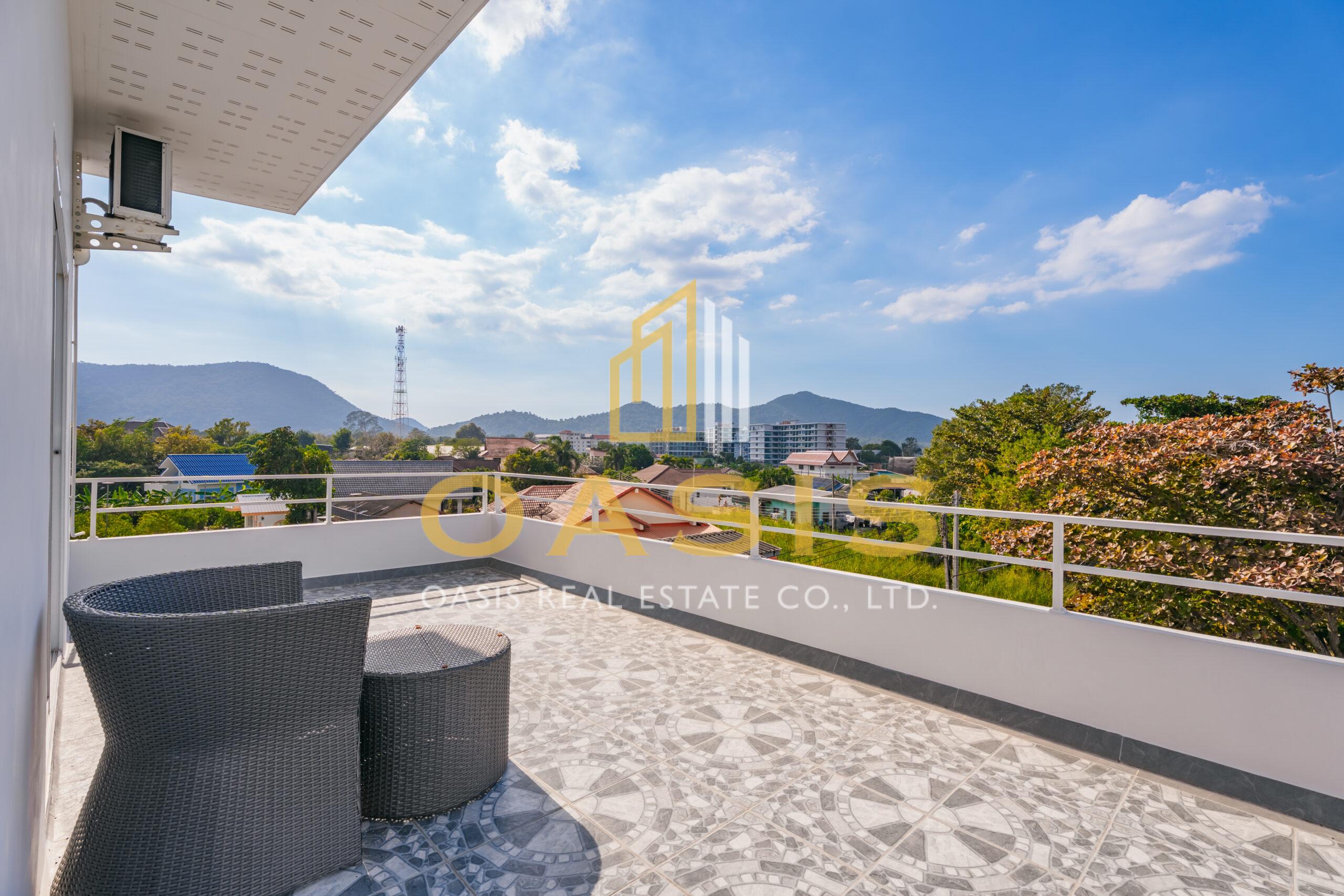 Newly built pool villa for sale In Bangsaray
