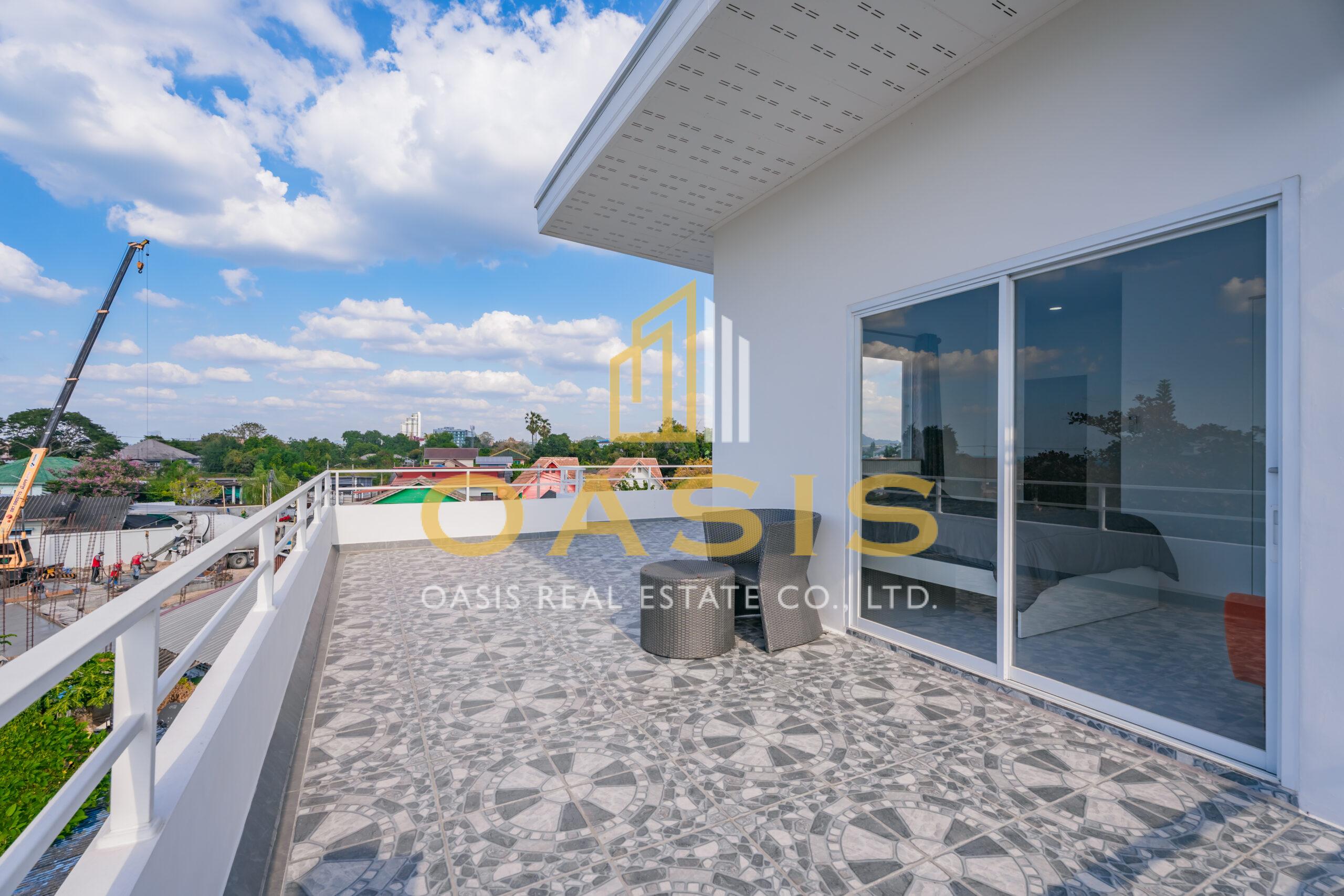 Newly built pool villa for sale In Bangsaray