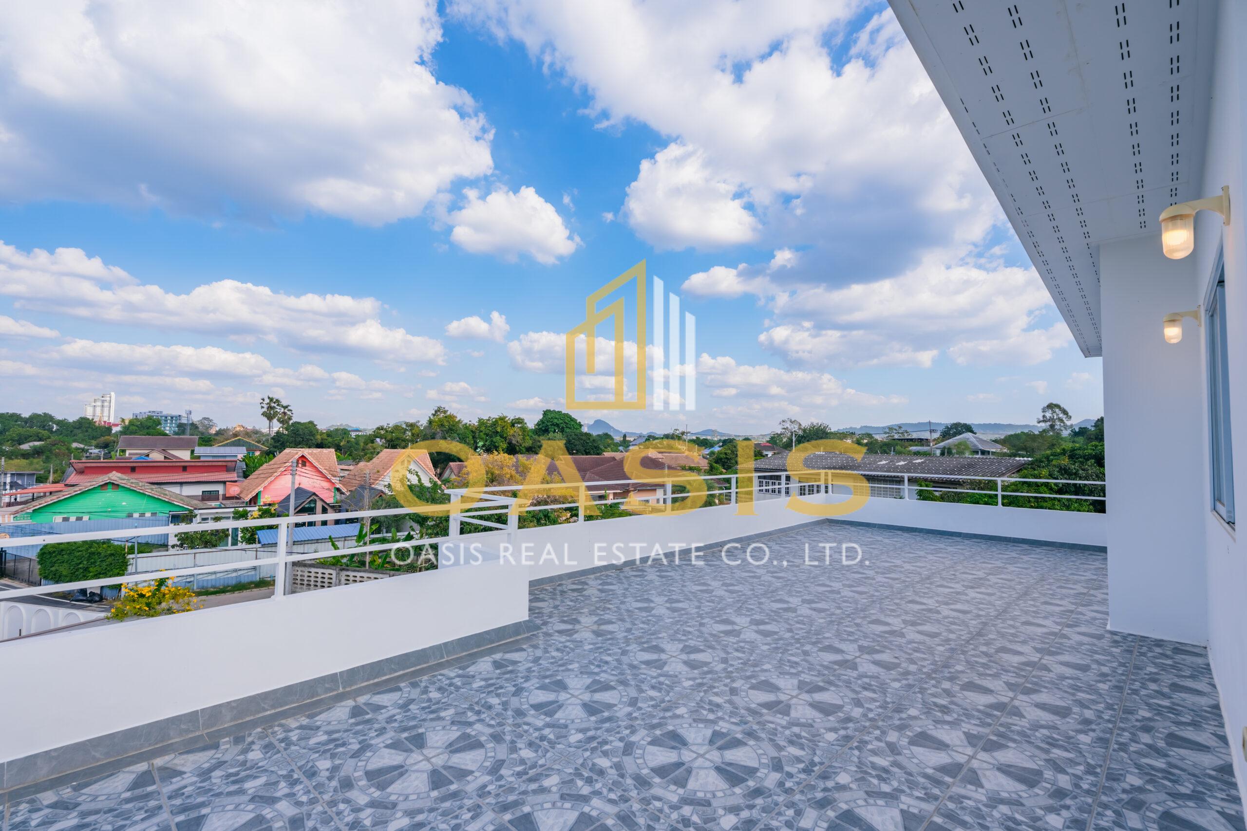 Newly built pool villa for sale In Bangsaray