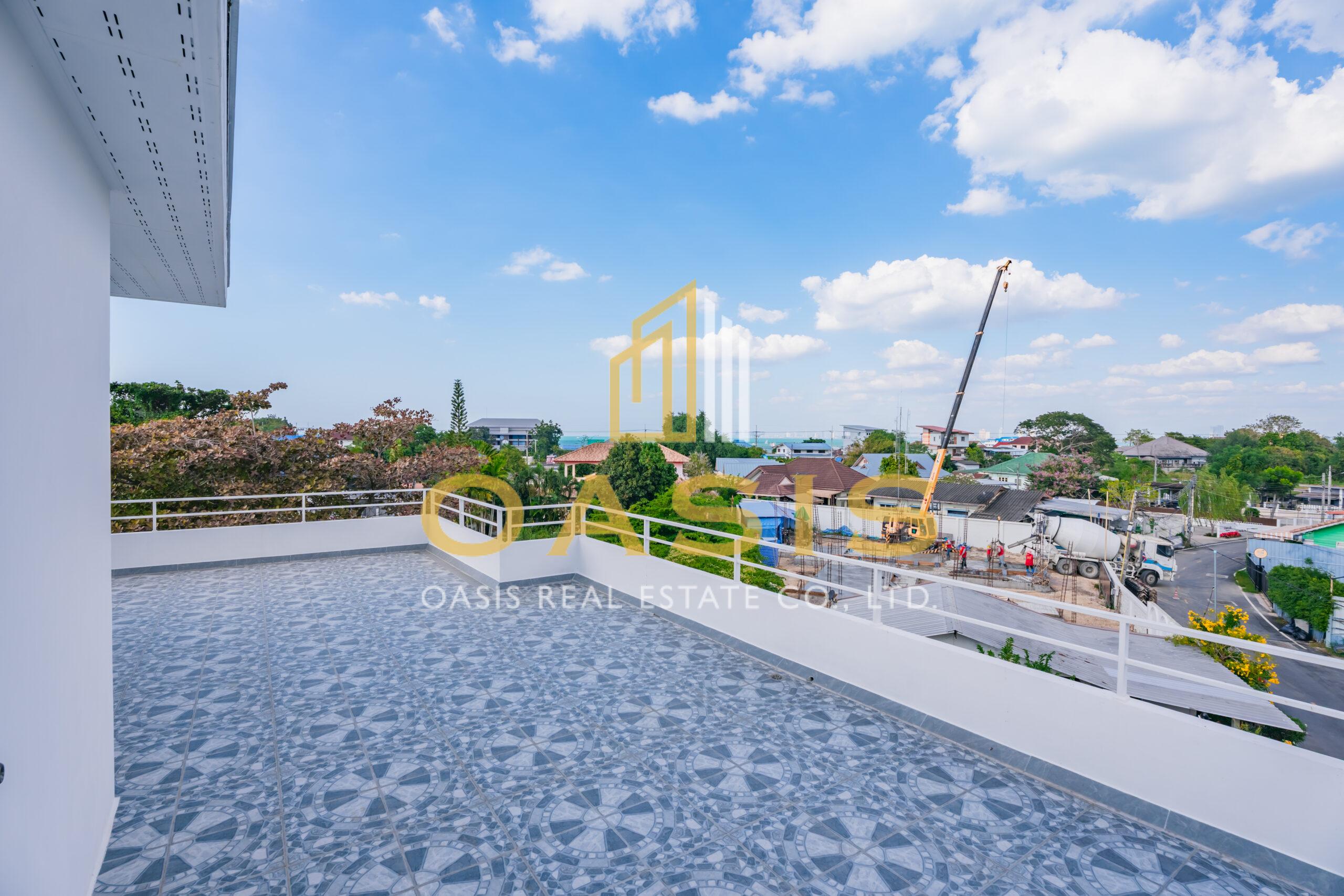 Newly built pool villa for sale In Bangsaray