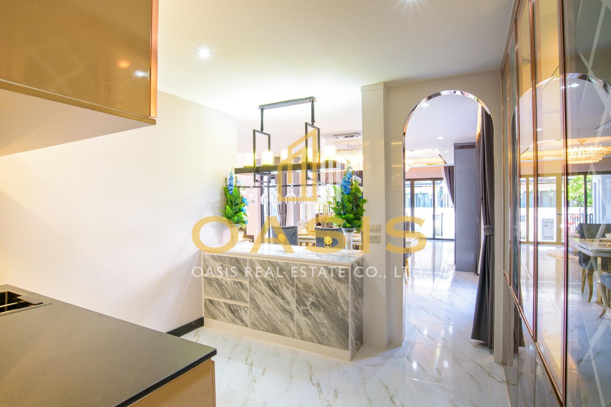 Luxury Pool Villa for Sale Central Park 2 