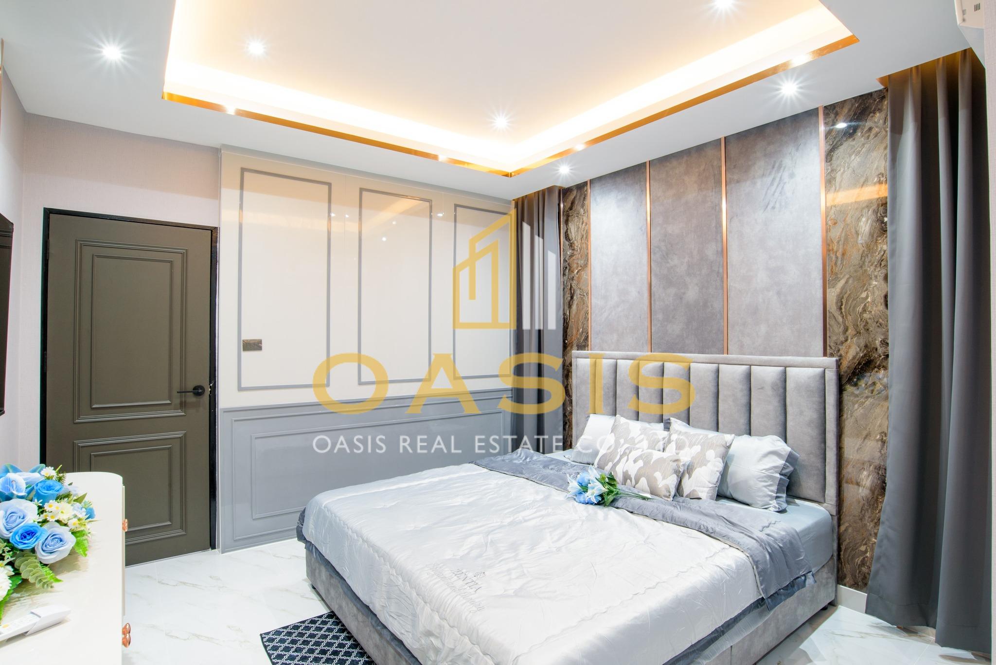 Luxury Pool Villa for Sale Central Park 2 
