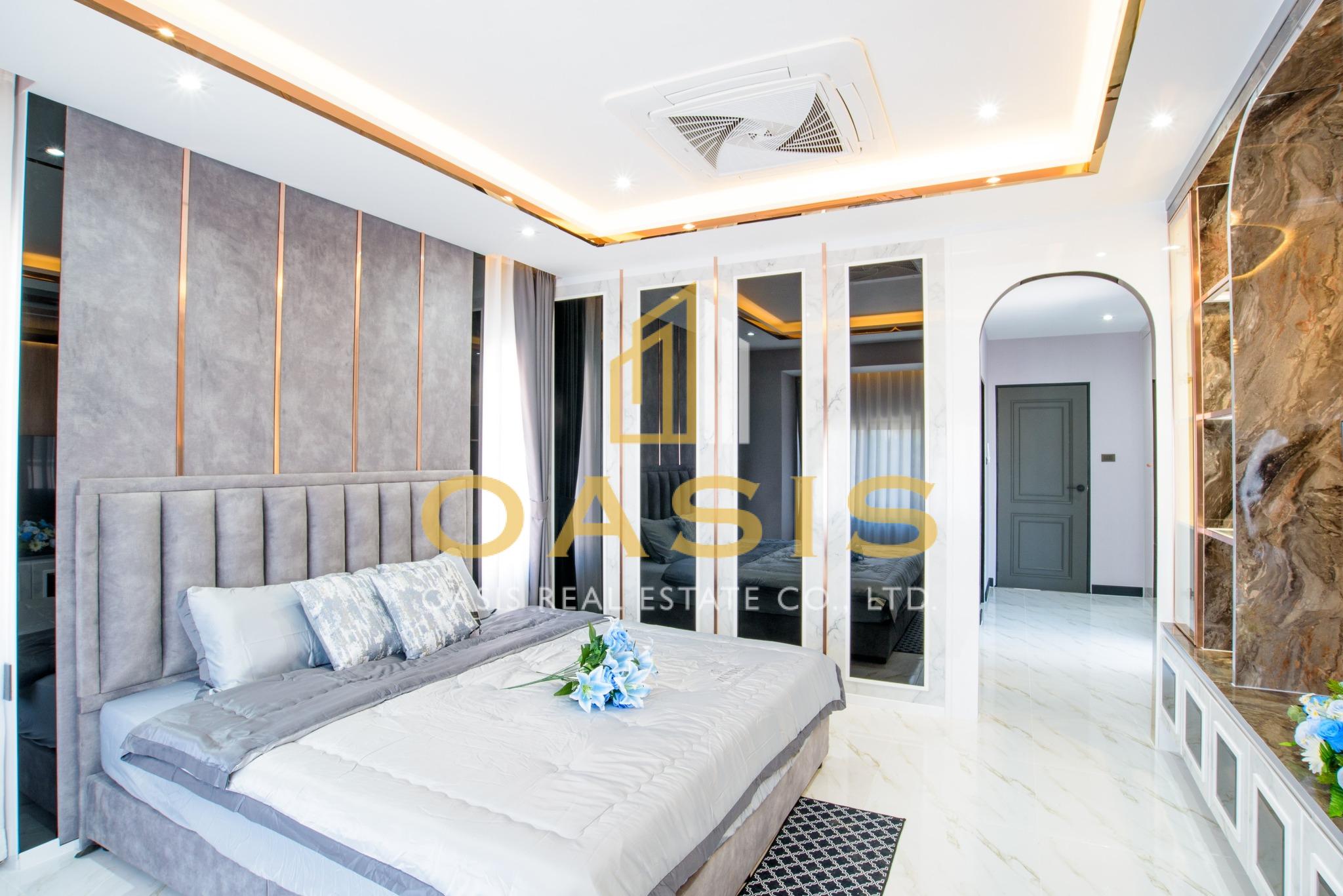 Luxury Pool Villa for Sale Central Park 2 