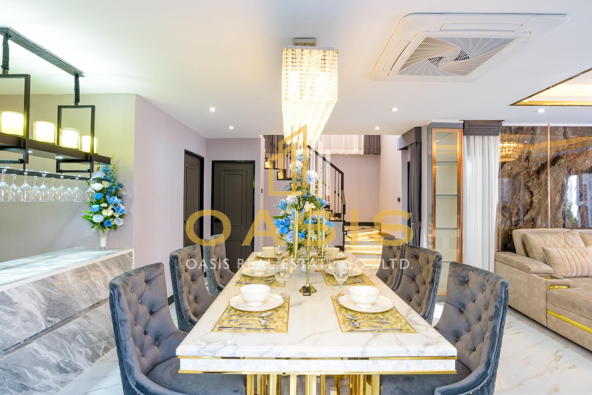 Luxury Pool Villa for Sale Central Park 2 