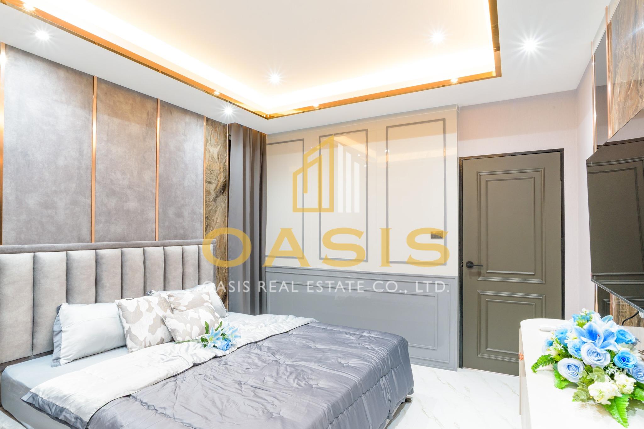 Luxury Pool Villa for Sale Central Park 2 