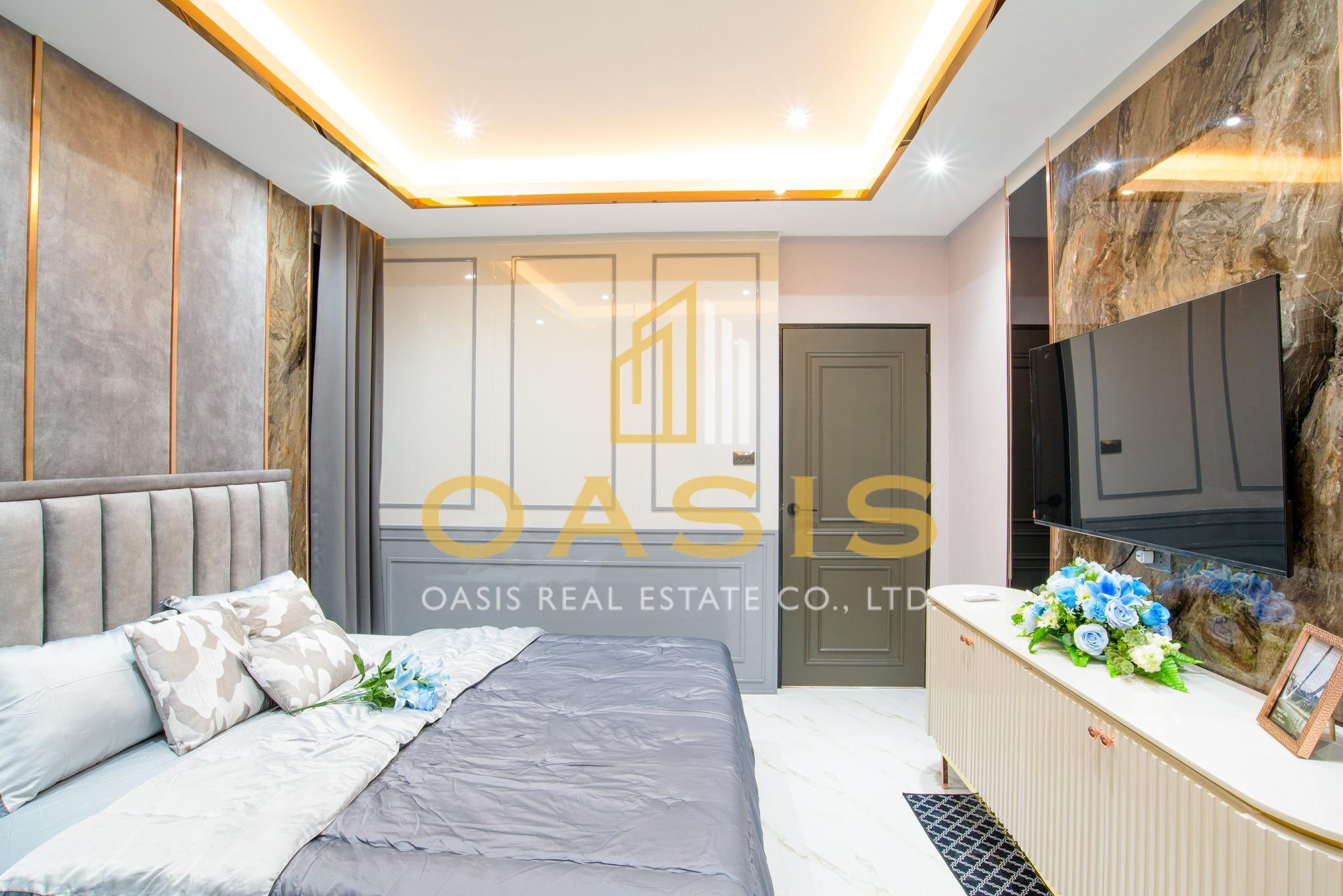 Luxury Pool Villa for Sale Central Park 2 