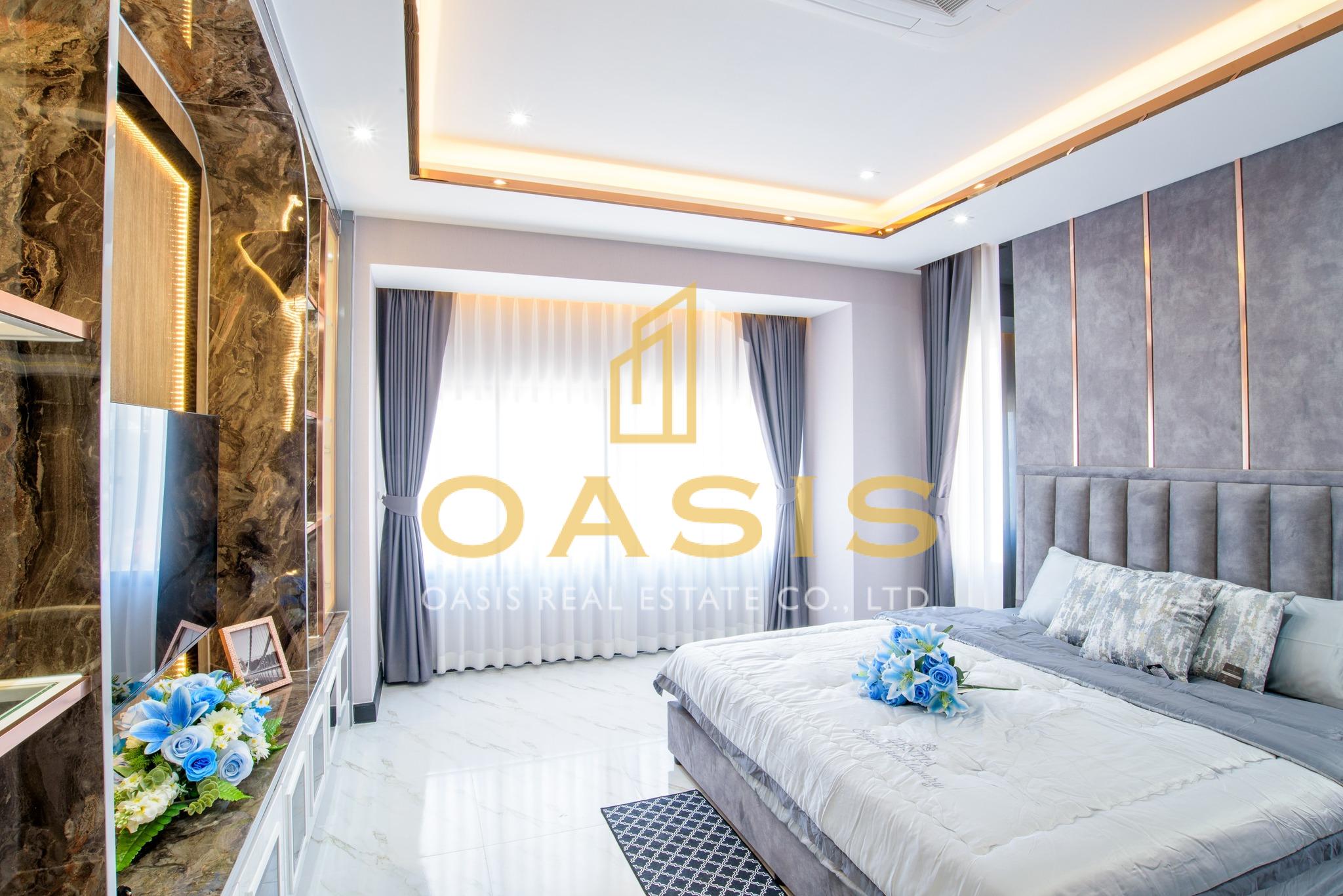 Luxury Pool Villa for Sale Central Park 2 