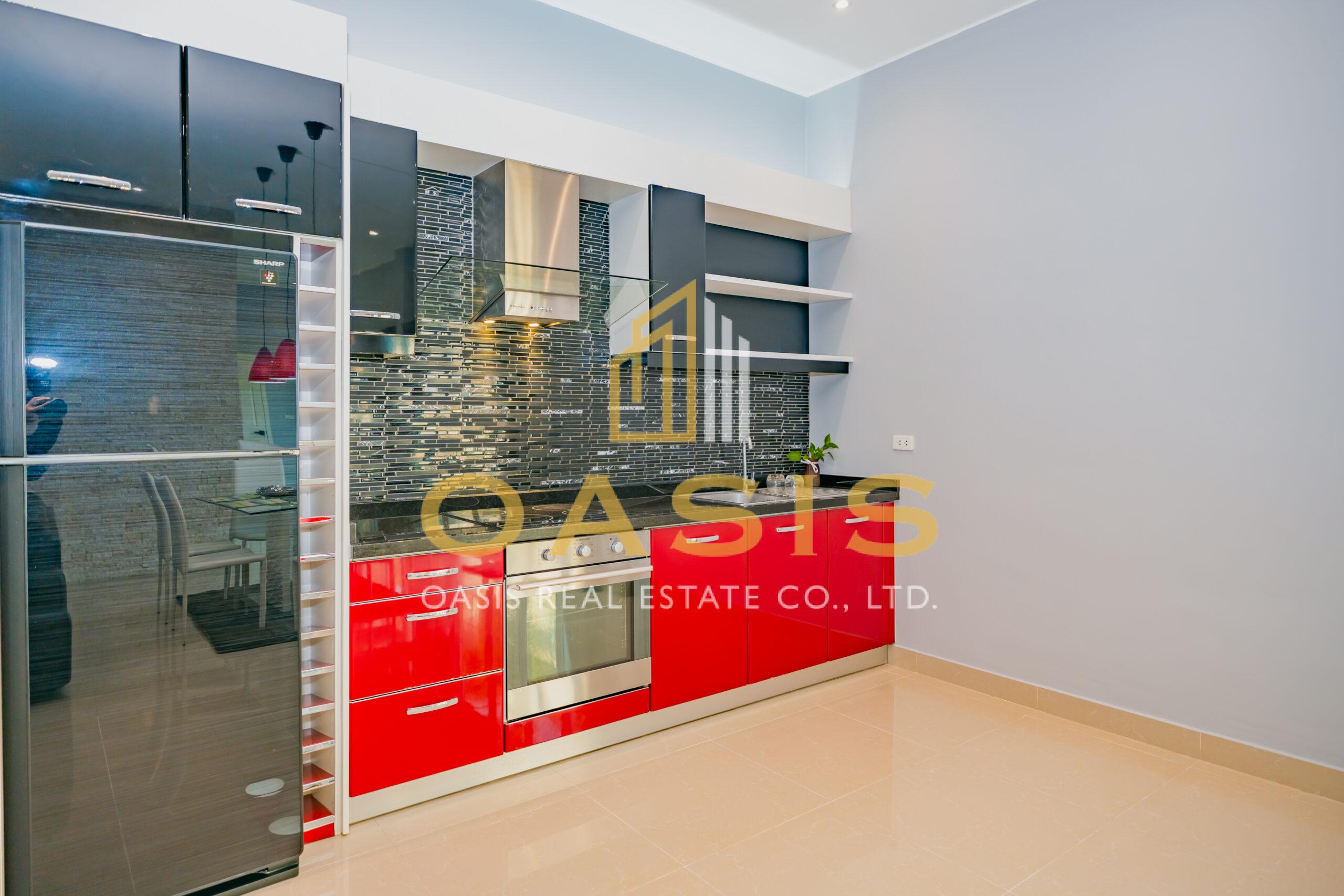 4-Bedroom Pool Villa Ban Panalee for Sale