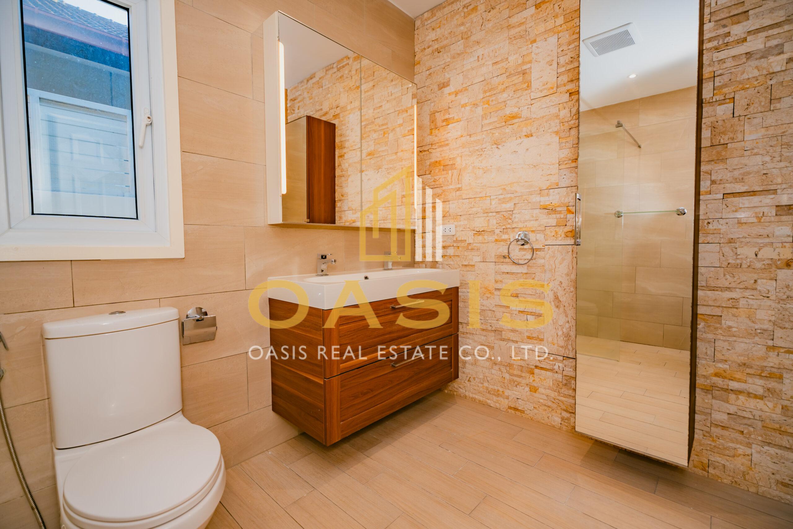 4-Bedroom Pool Villa Ban Panalee for Sale