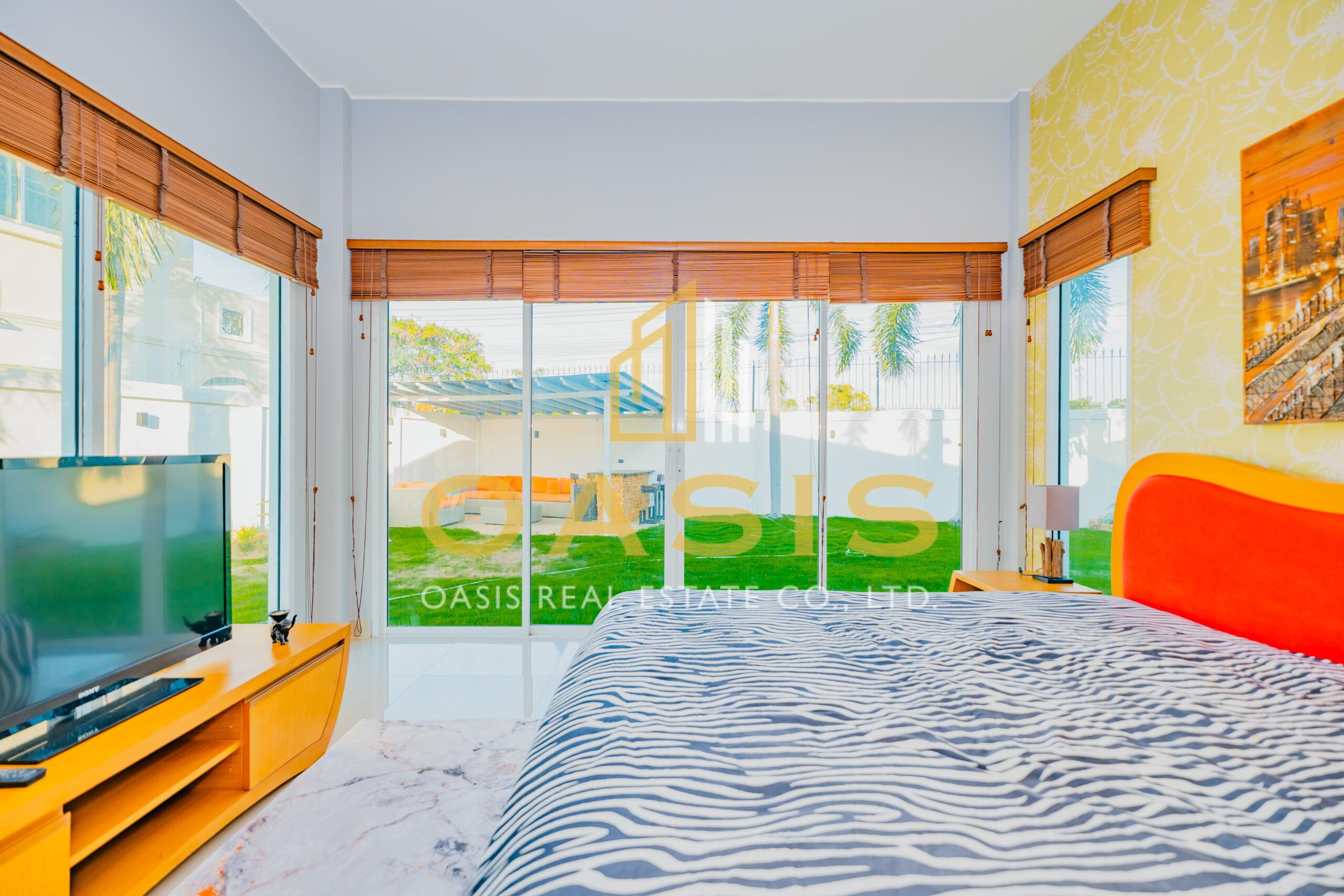 4-Bedroom Pool Villa Ban Panalee for Sale