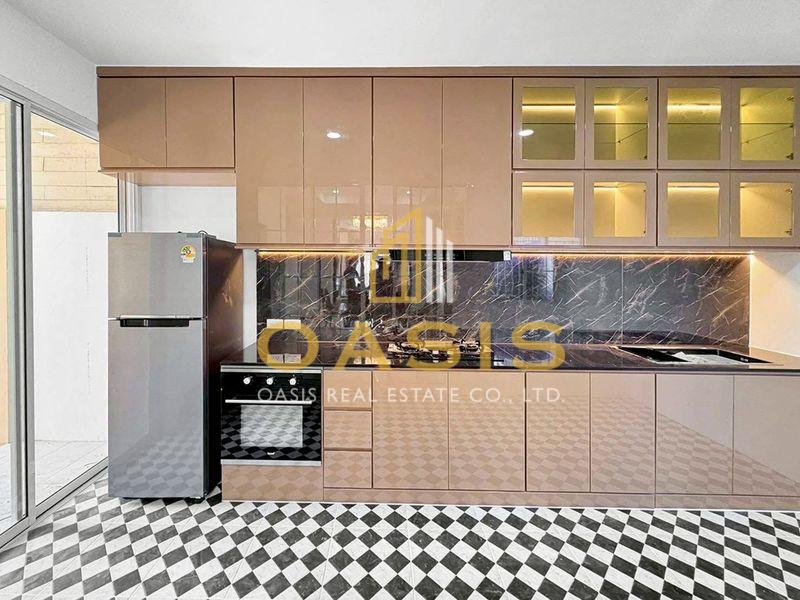 Single detached 2-storey house For rent