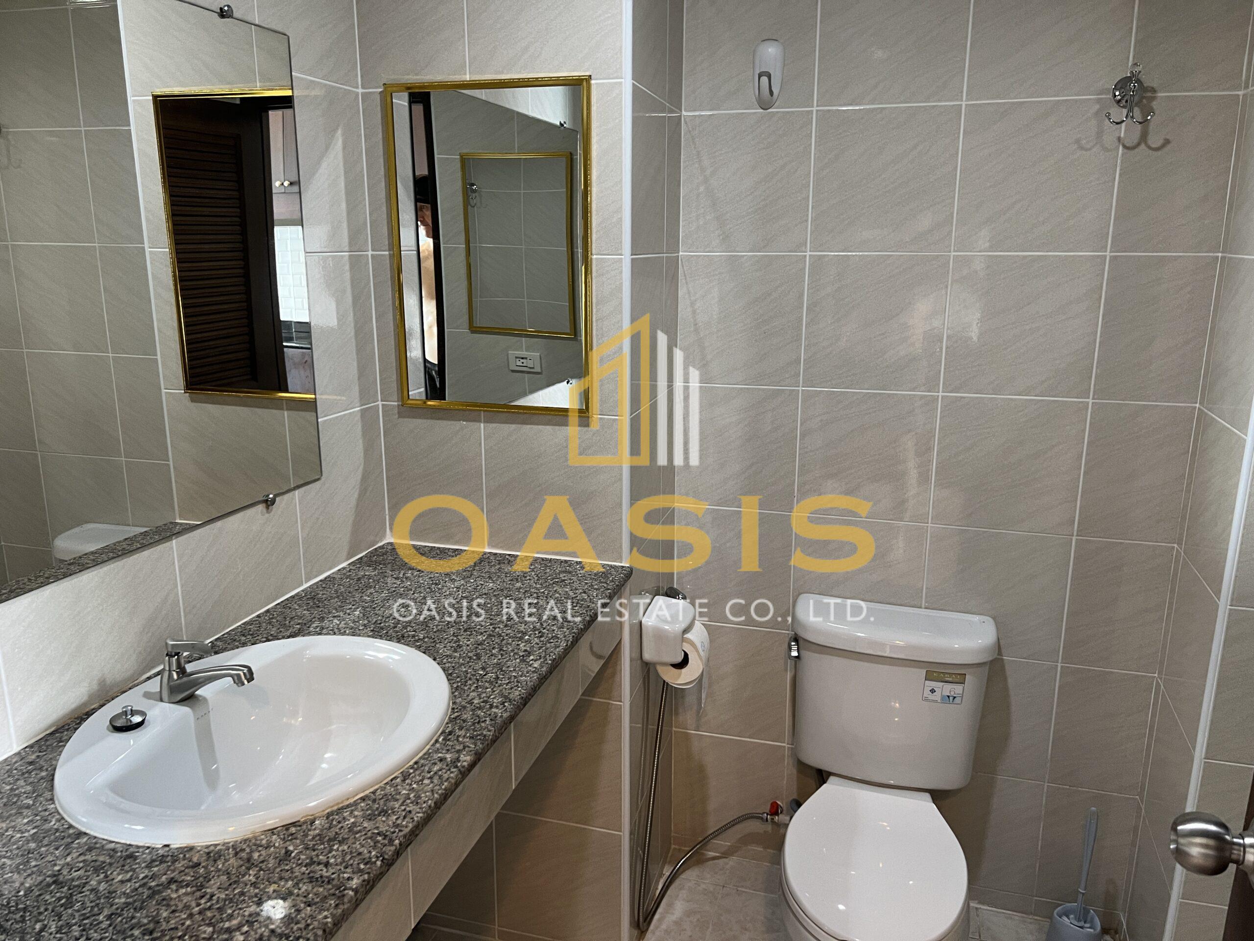 Spacious studio condominium in View Talay 7 for Sale