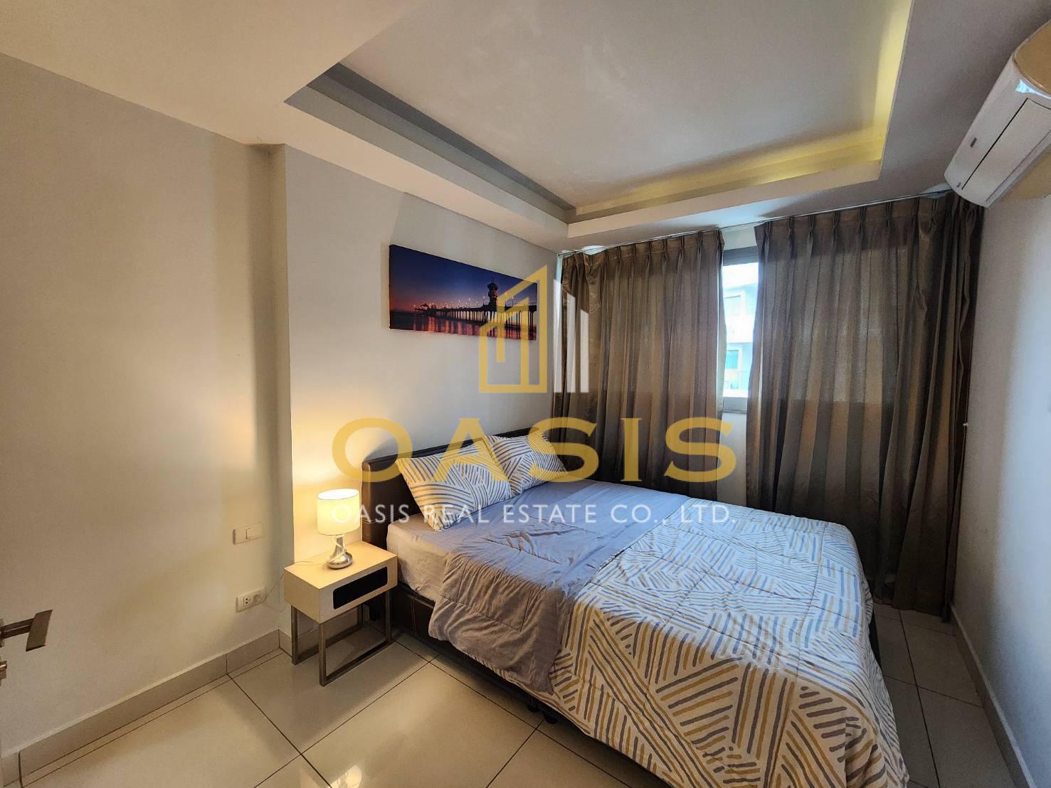 Spacious 1-Bedroom Condo with Pool View at Laguna Beach Resort