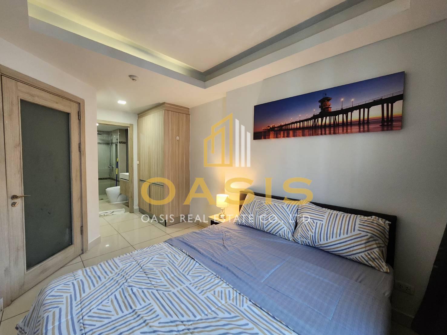 Spacious 1-Bedroom Condo with Pool View at Laguna Beach Resort