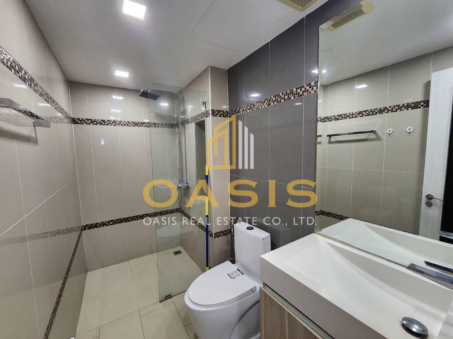 Spacious 1-Bedroom Condo with Pool View at Laguna Beach Resort