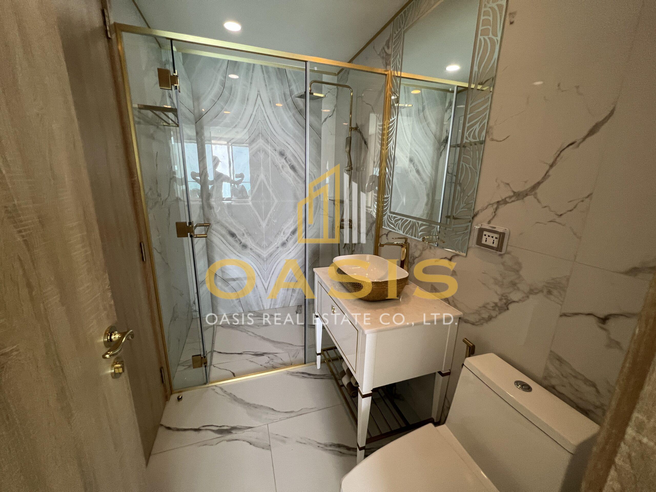 Copacabana Beach Jomtien direct front sea view unit for sale