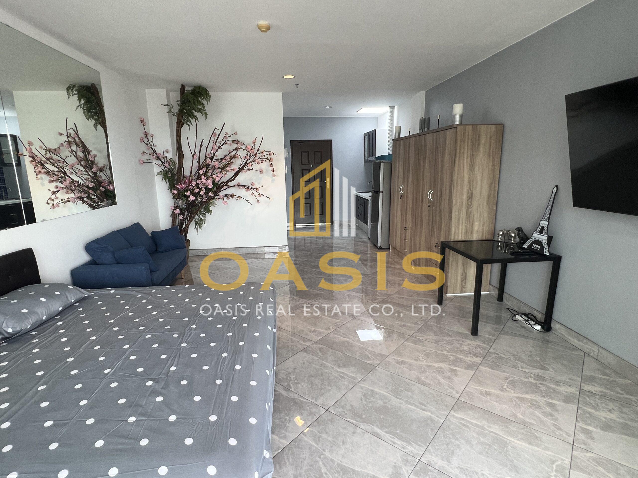 Spacious studio condominium in View Talay 7 For Sale