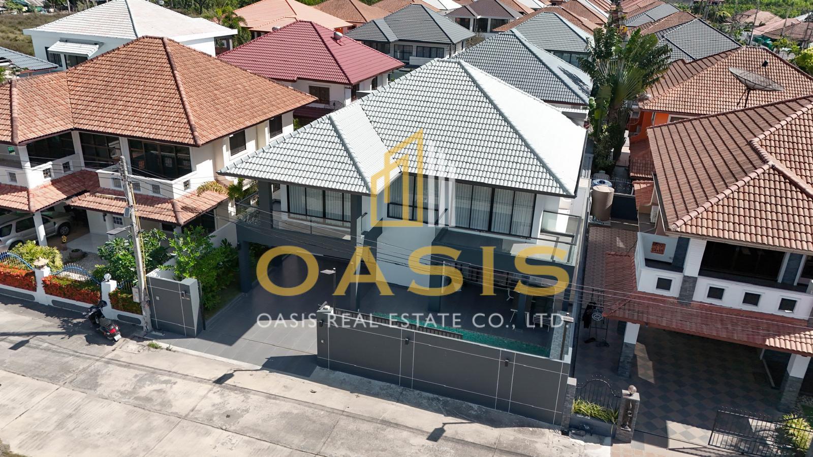 Luxury Pool Villa Near Jomtien Beach For Sale and Rent