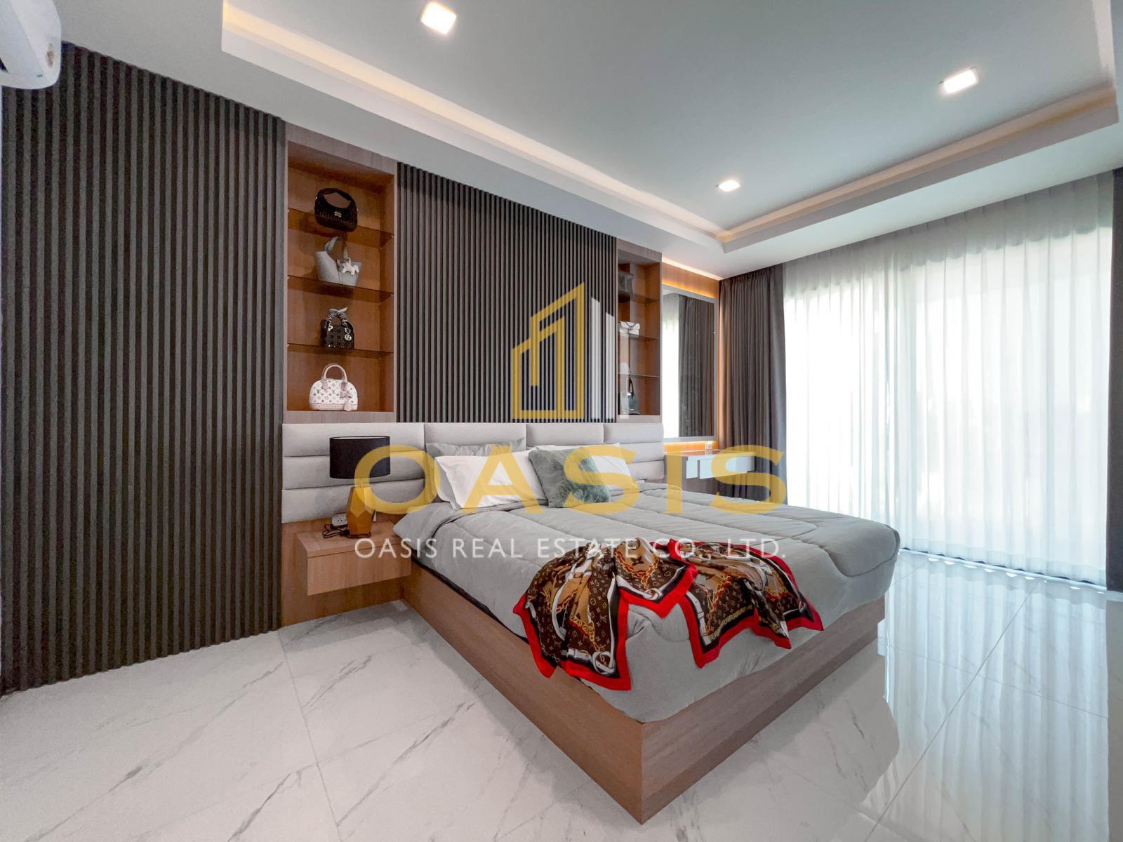 Luxury Pool Villa Near Jomtien Beach For Sale and Rent