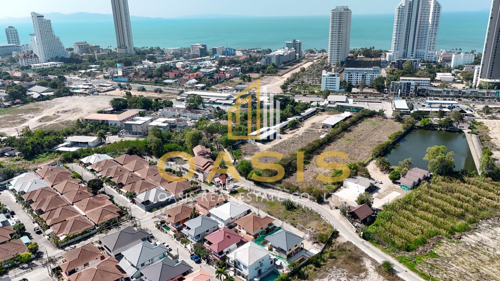 Luxury Pool Villa Near Jomtien Beach For Sale and Rent