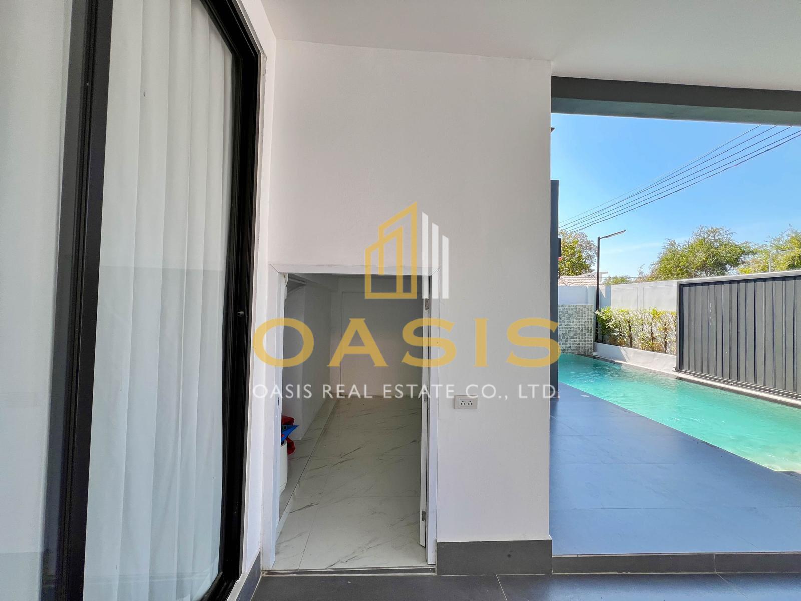 Luxury Pool Villa Near Jomtien Beach For Sale and Rent