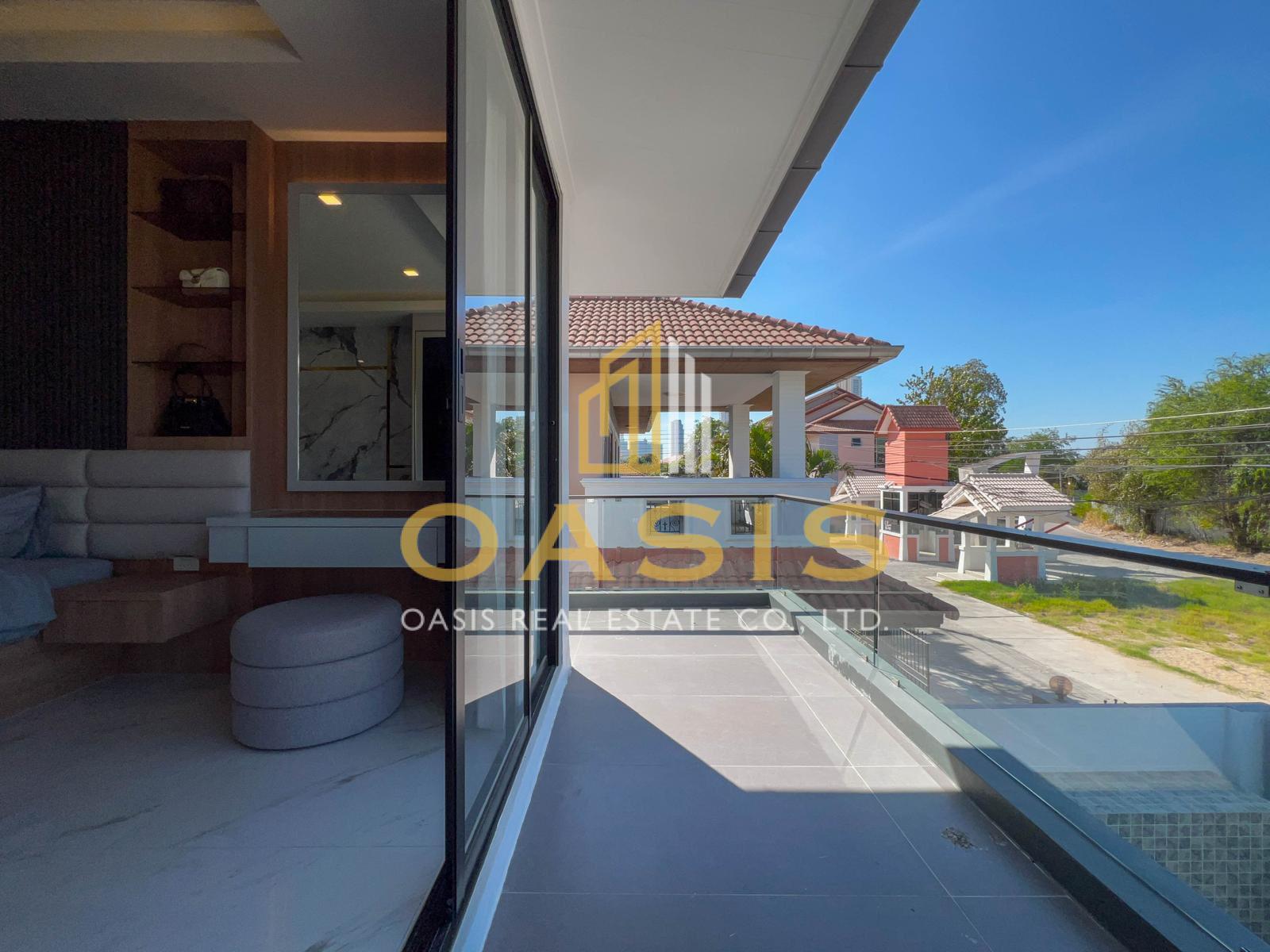 Luxury Pool Villa Near Jomtien Beach For Sale and Rent