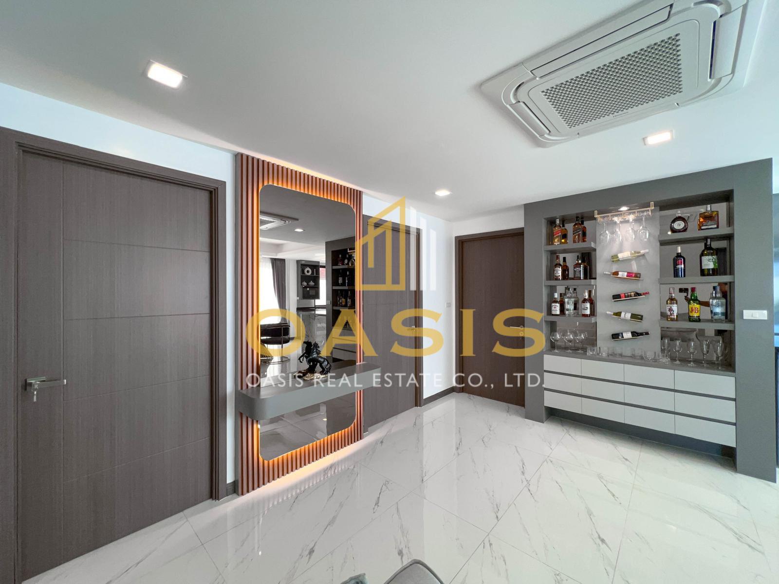 Luxury Pool Villa Near Jomtien Beach For Sale and Rent