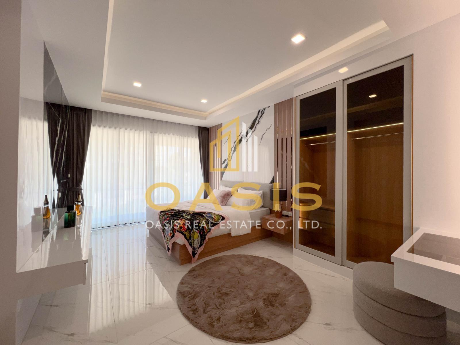 Luxury Pool Villa Near Jomtien Beach For Sale and Rent