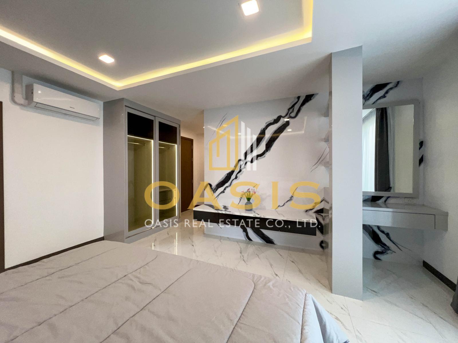 Luxury Pool Villa Near Jomtien Beach For Sale and Rent