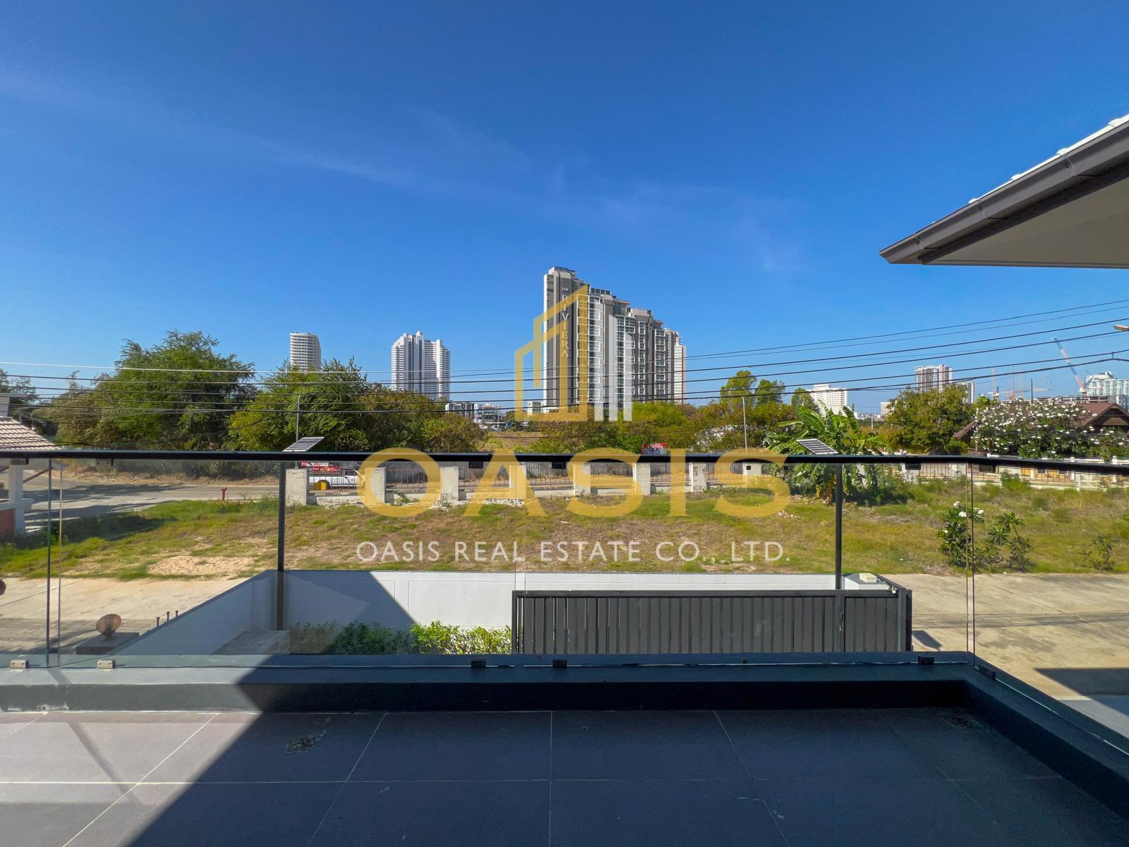 Luxury Pool Villa Near Jomtien Beach For Sale and Rent