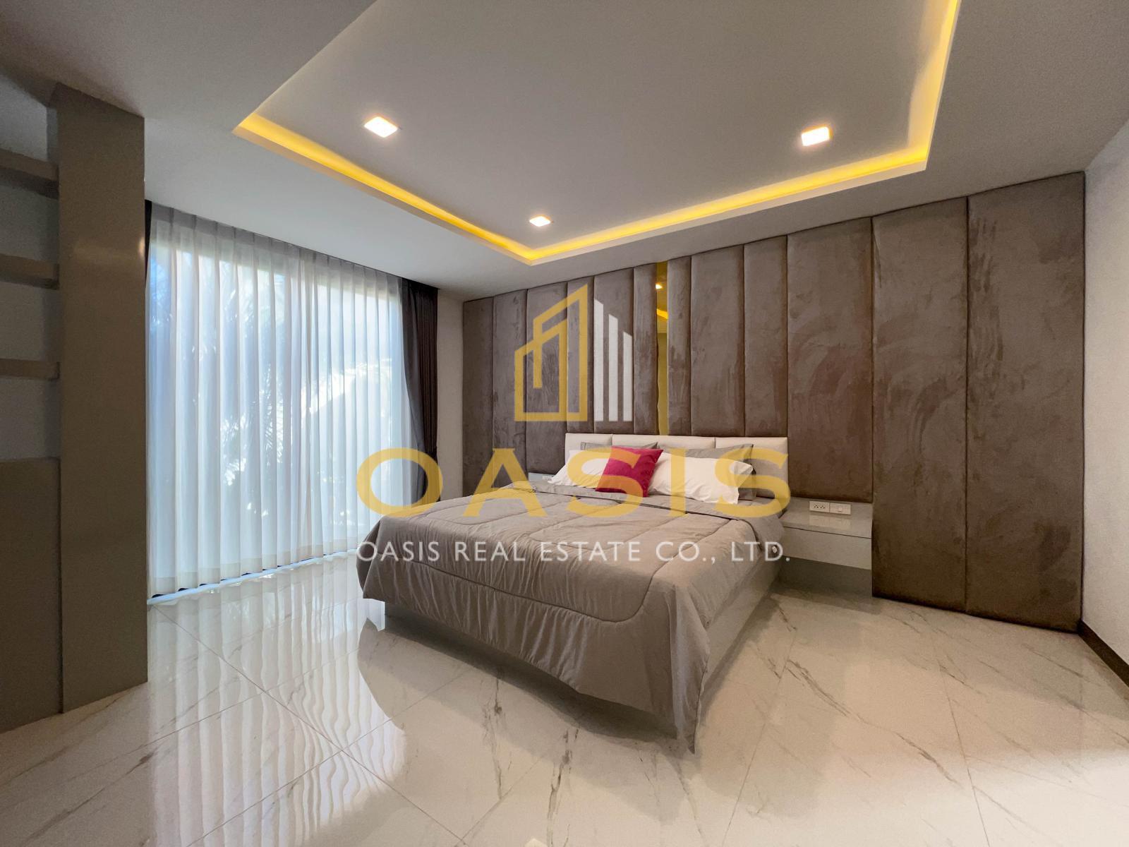 Luxury Pool Villa Near Jomtien Beach For Sale and Rent