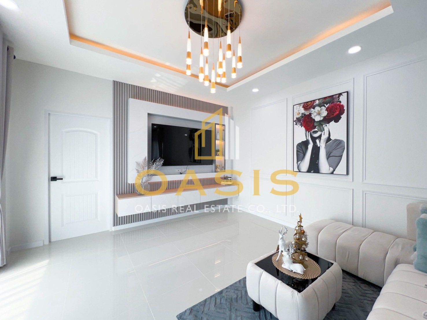 Luxury Pool Villa For Sale