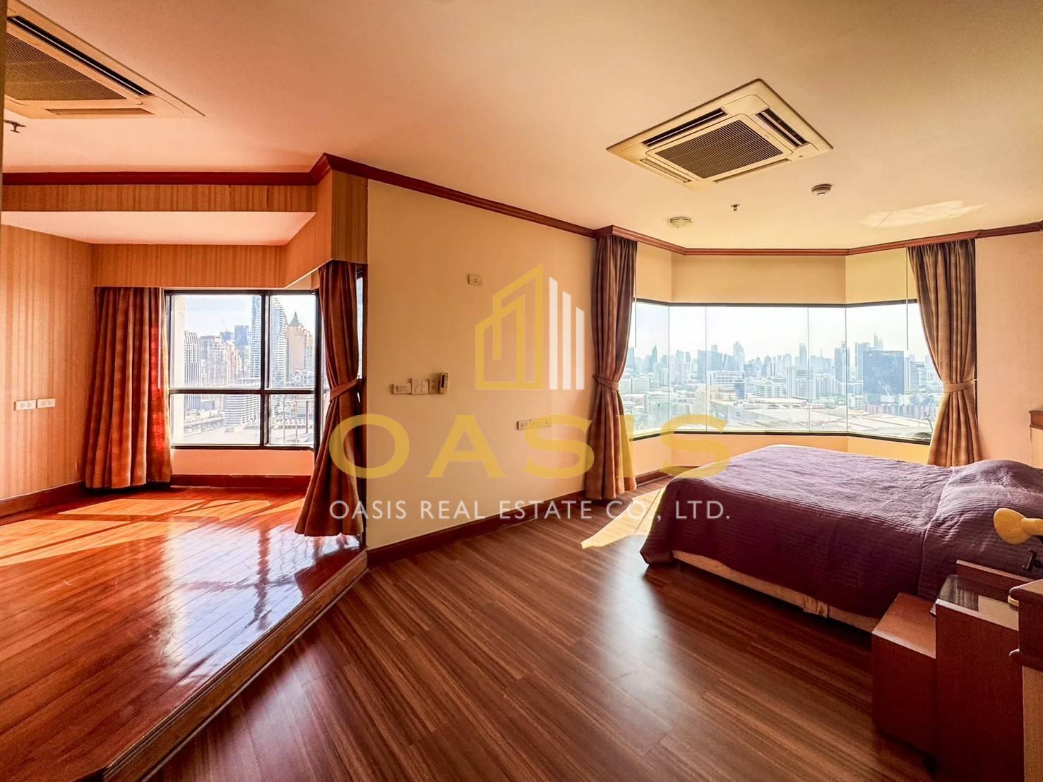 Luxury High-Rise Condo in Ratchathewi For sale