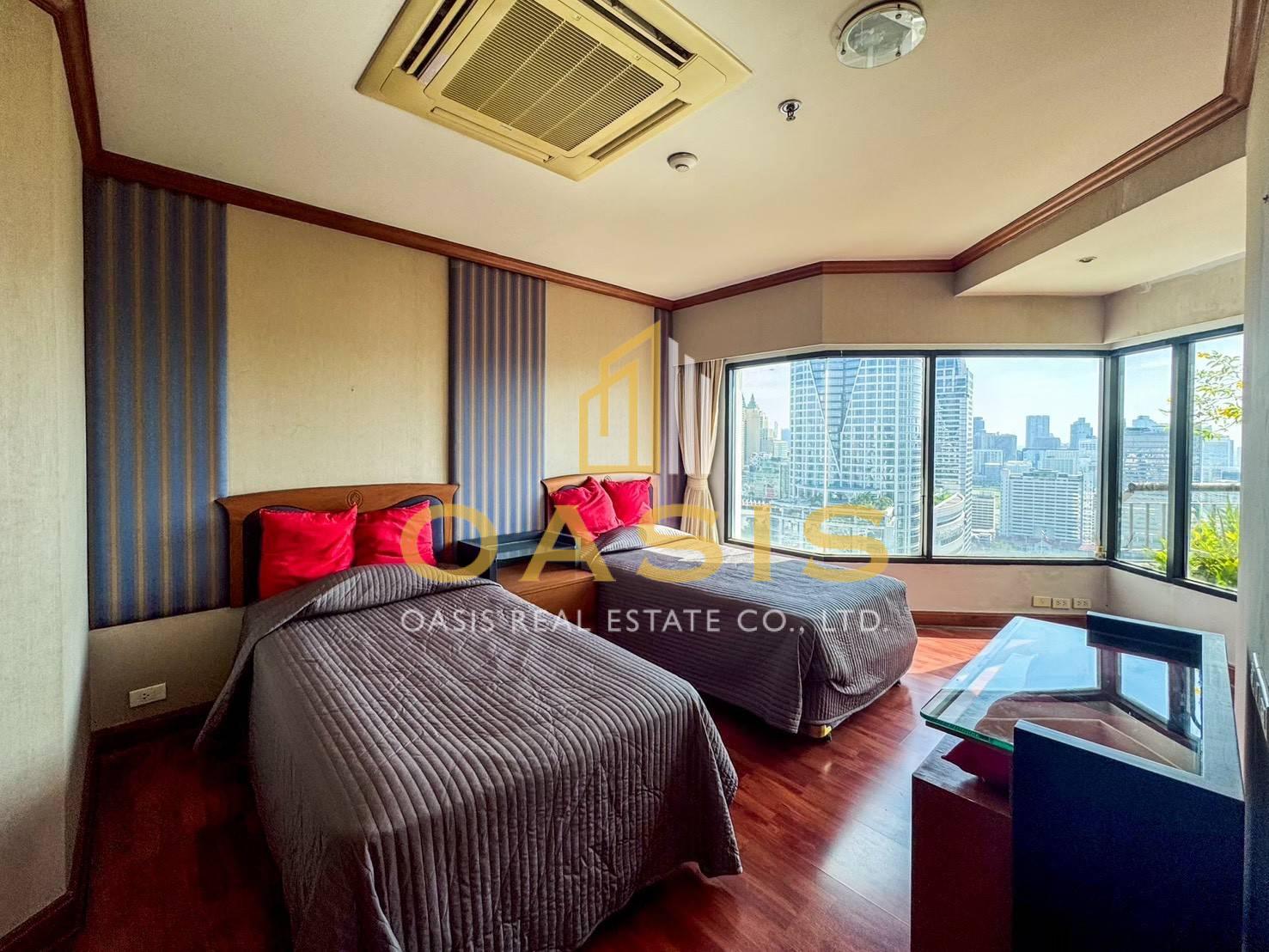 Luxury High-Rise Condo in Ratchathewi For sale
