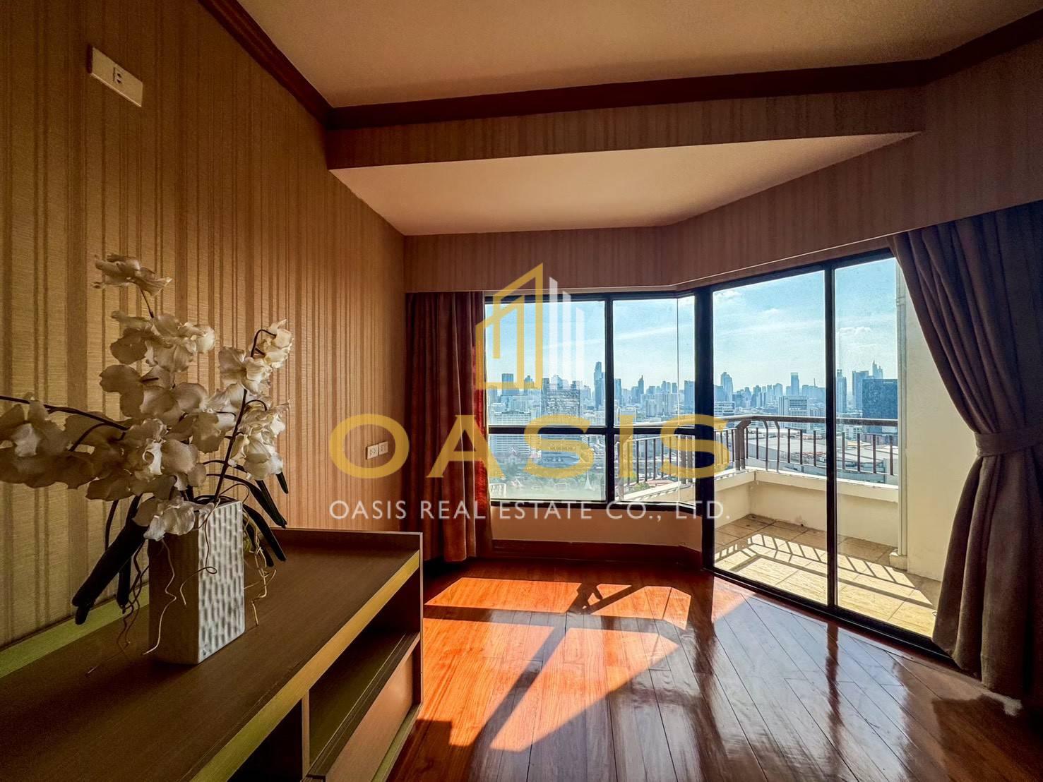 Luxury High-Rise Condo in Ratchathewi For sale