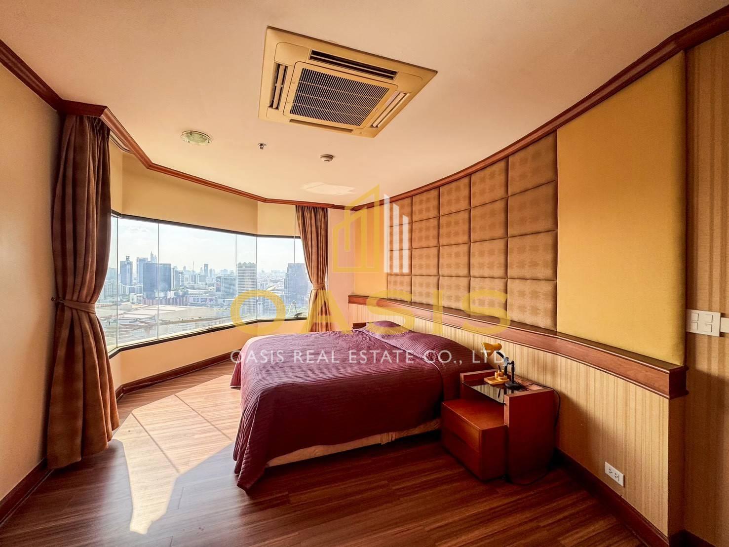 Luxury High-Rise Condo in Ratchathewi For sale