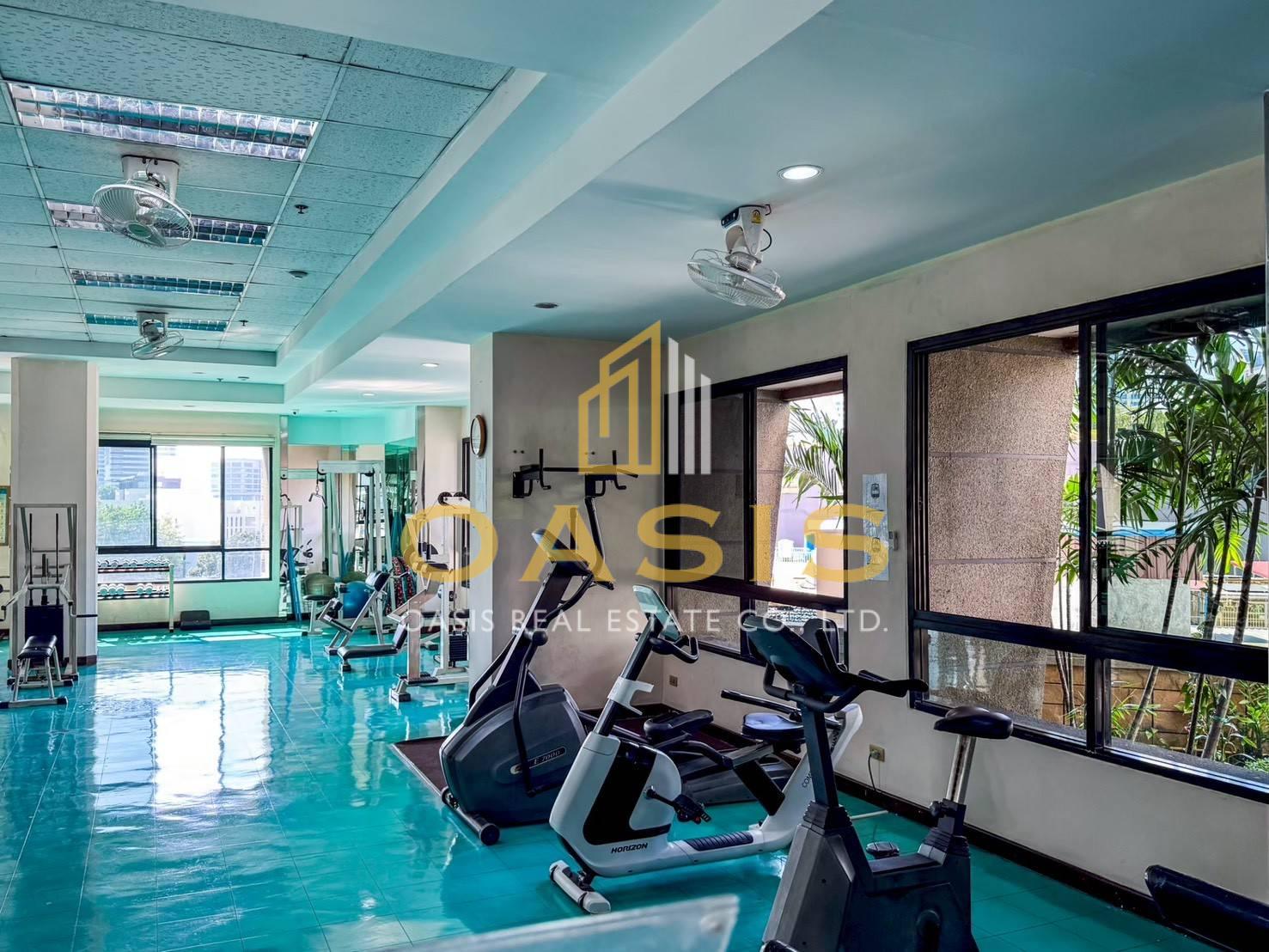 Luxury High-Rise Condo in Ratchathewi For sale