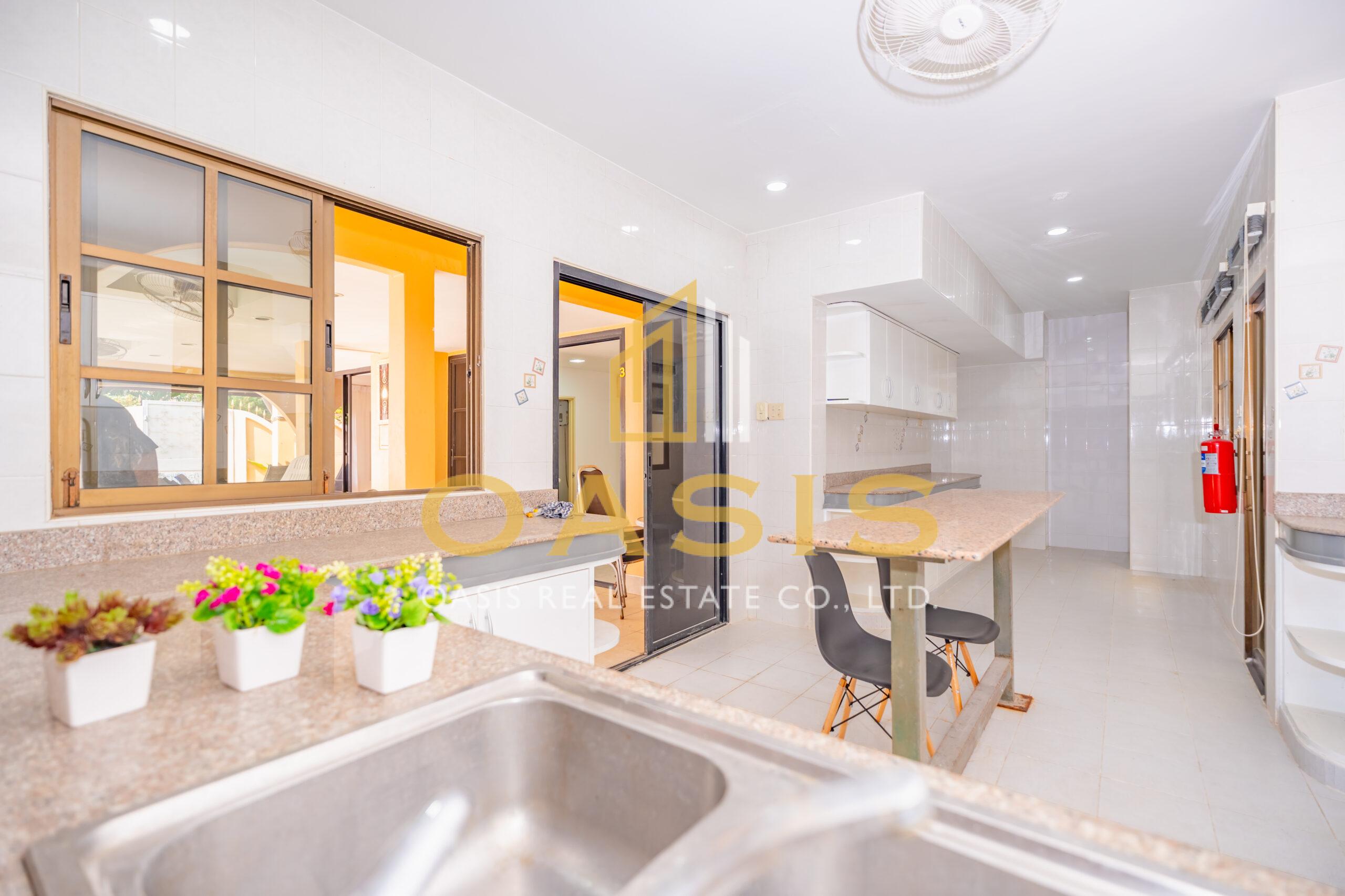 Large Commercial Residential Property in Pattaya For Sale & Rent