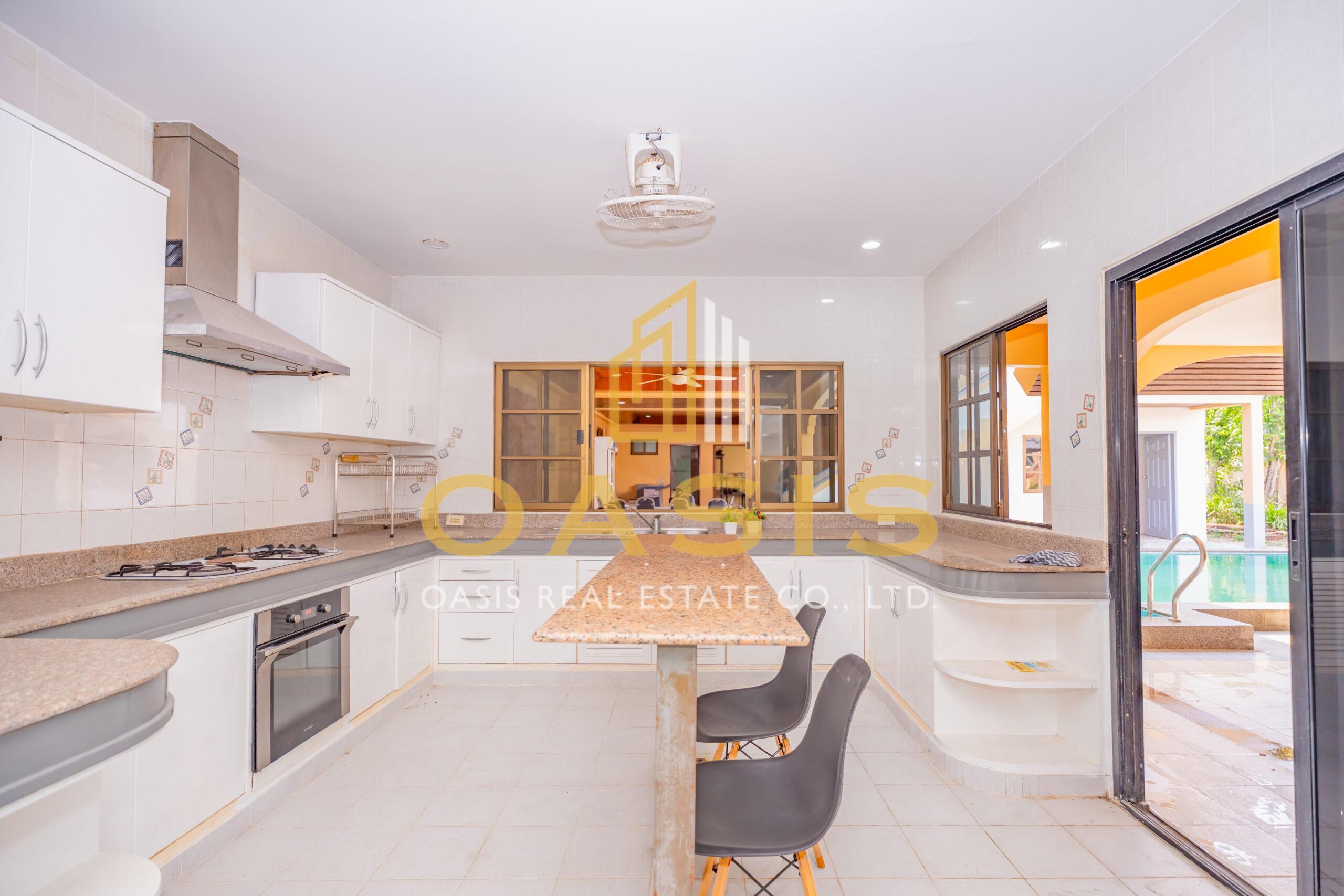 Large Commercial Residential Property in Pattaya For Sale & Rent