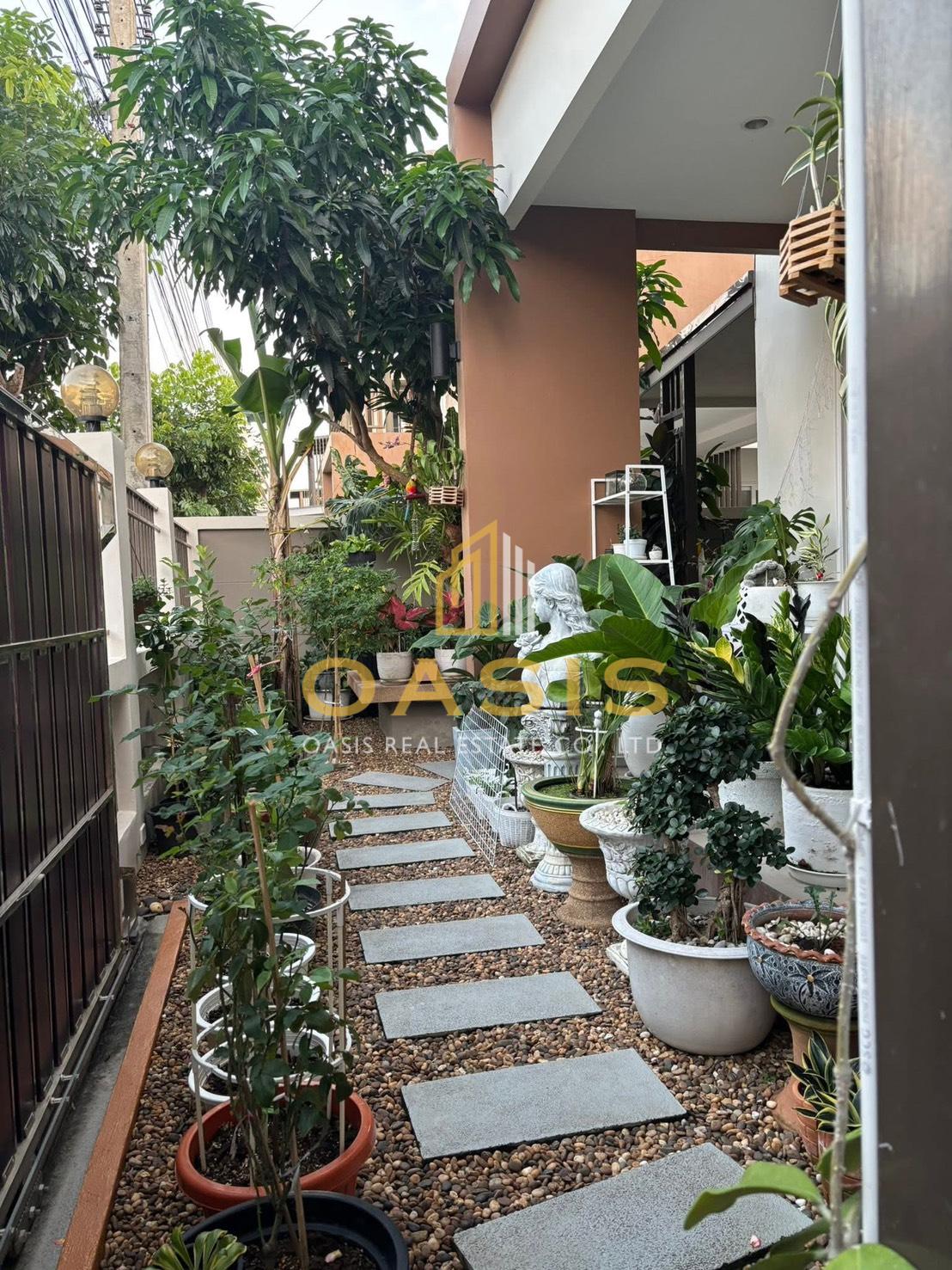 Fully Furnished 2-Storey Detached House For sale